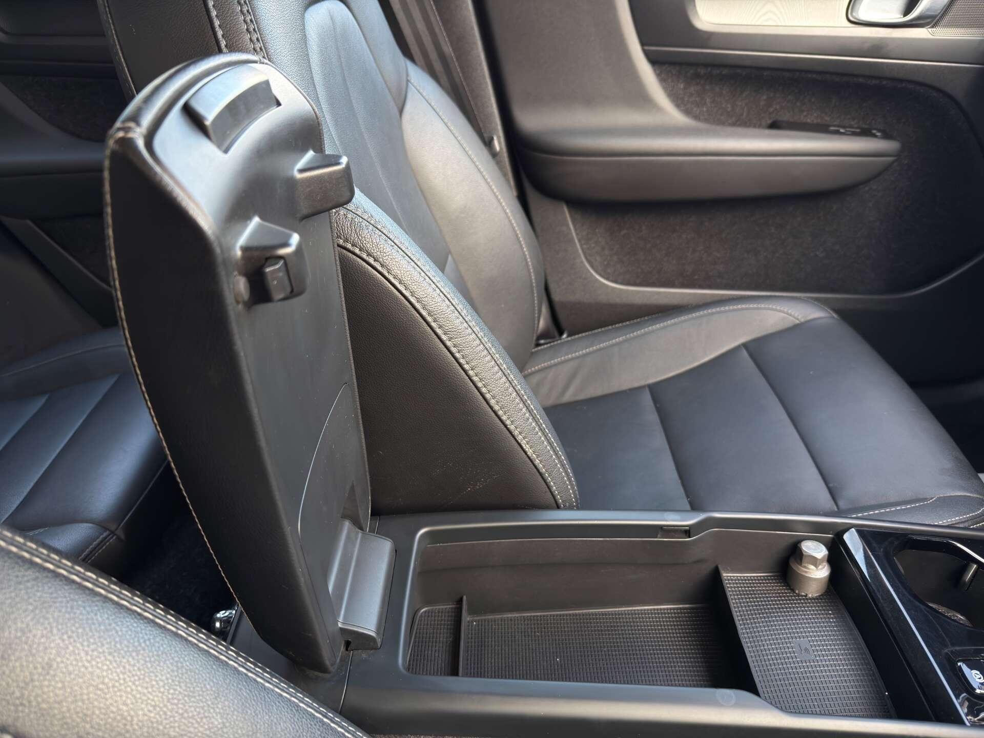 Volvo XC40 view 64