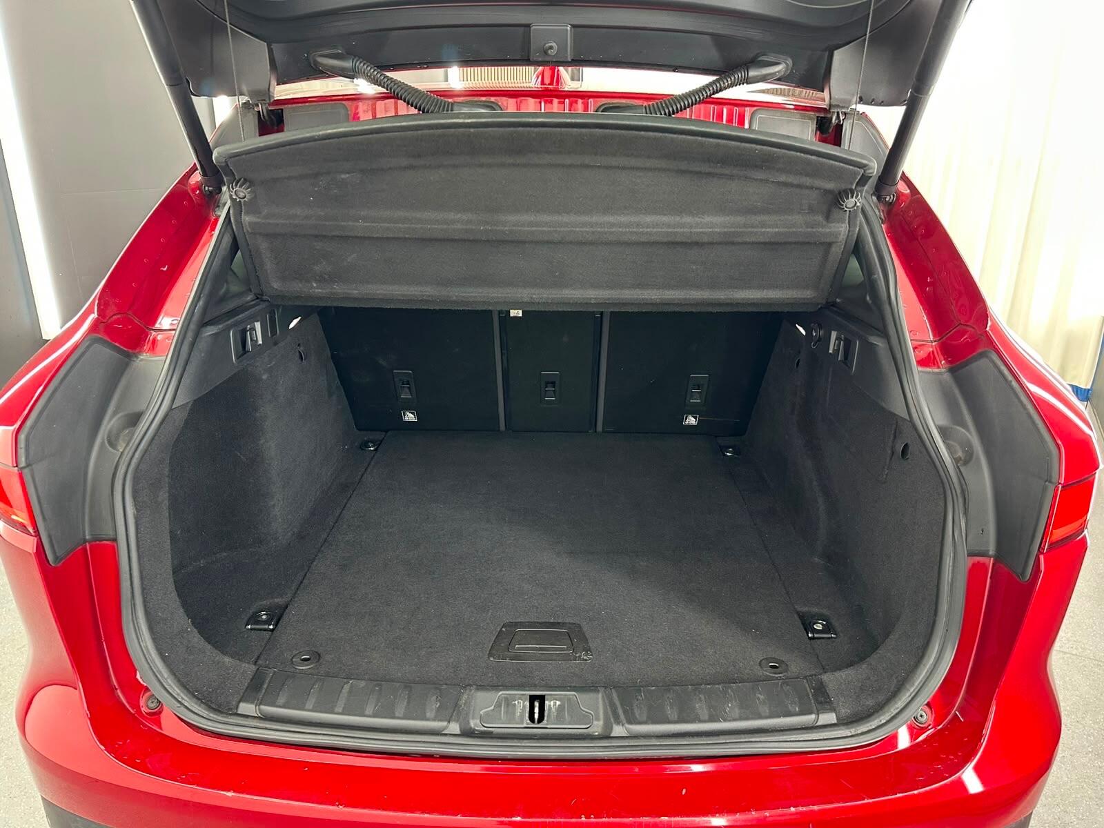 Jaguar F-Pace view 22