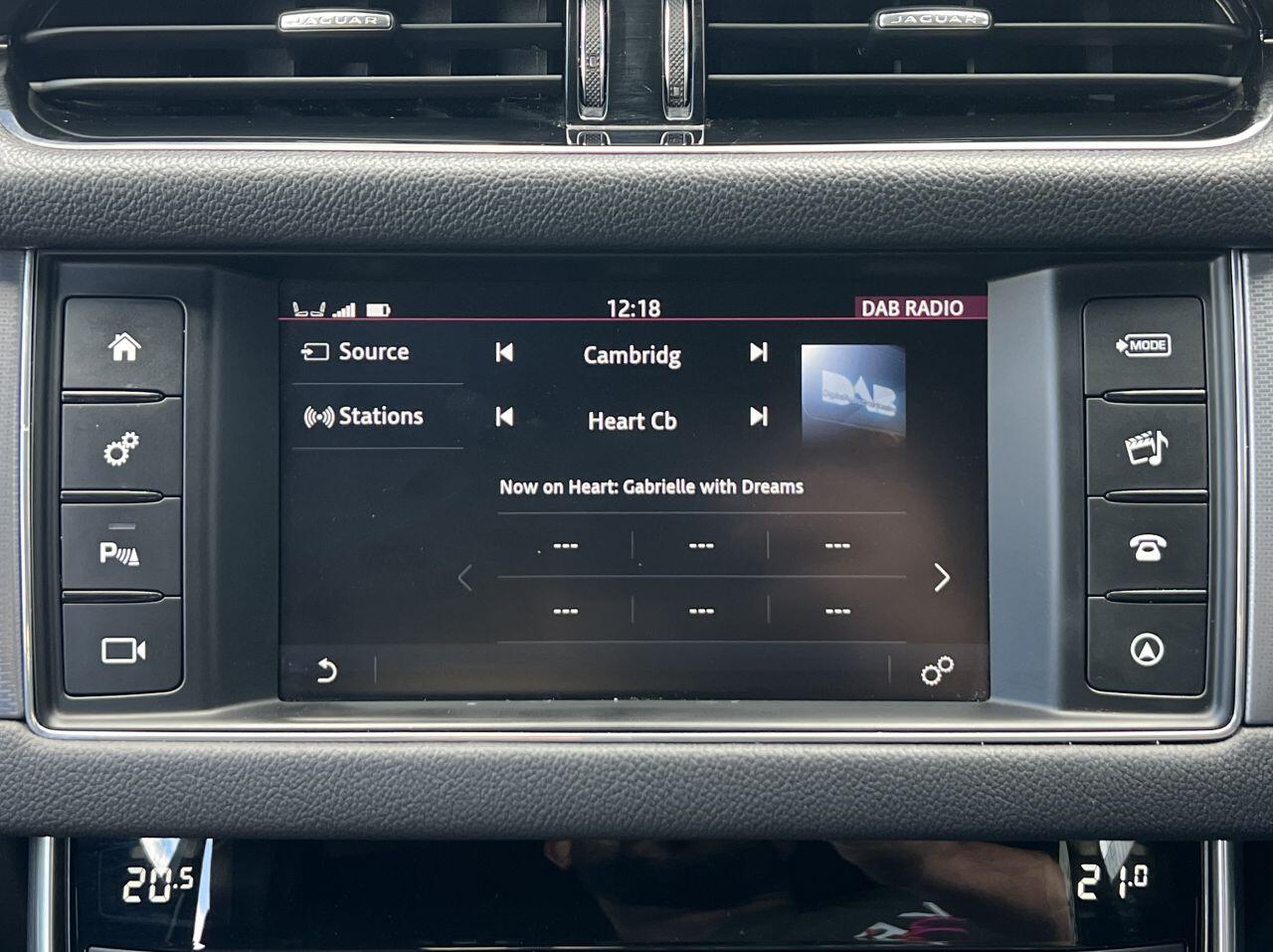 Jaguar XF view 40
