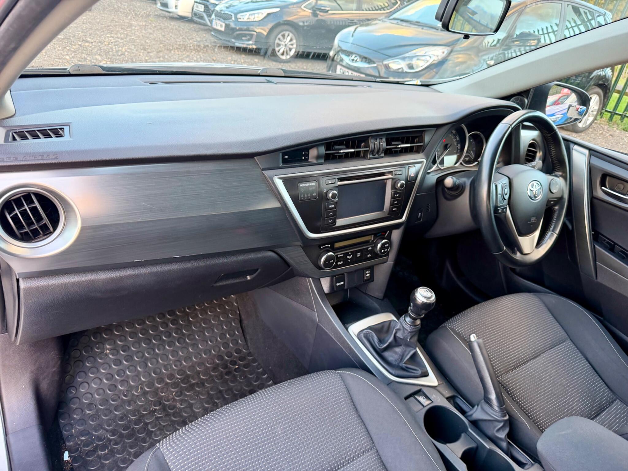 Toyota Auris view 23