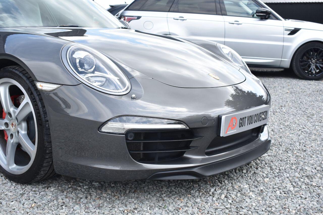 Porsche 911 view 9