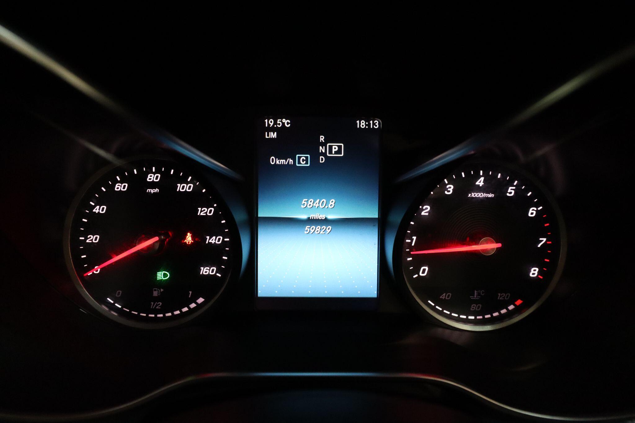 Mercedes-Benz C Class view 33