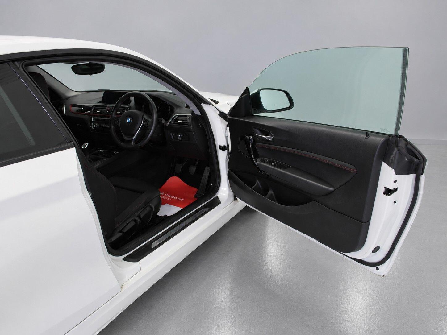 BMW 2 Series view 22
