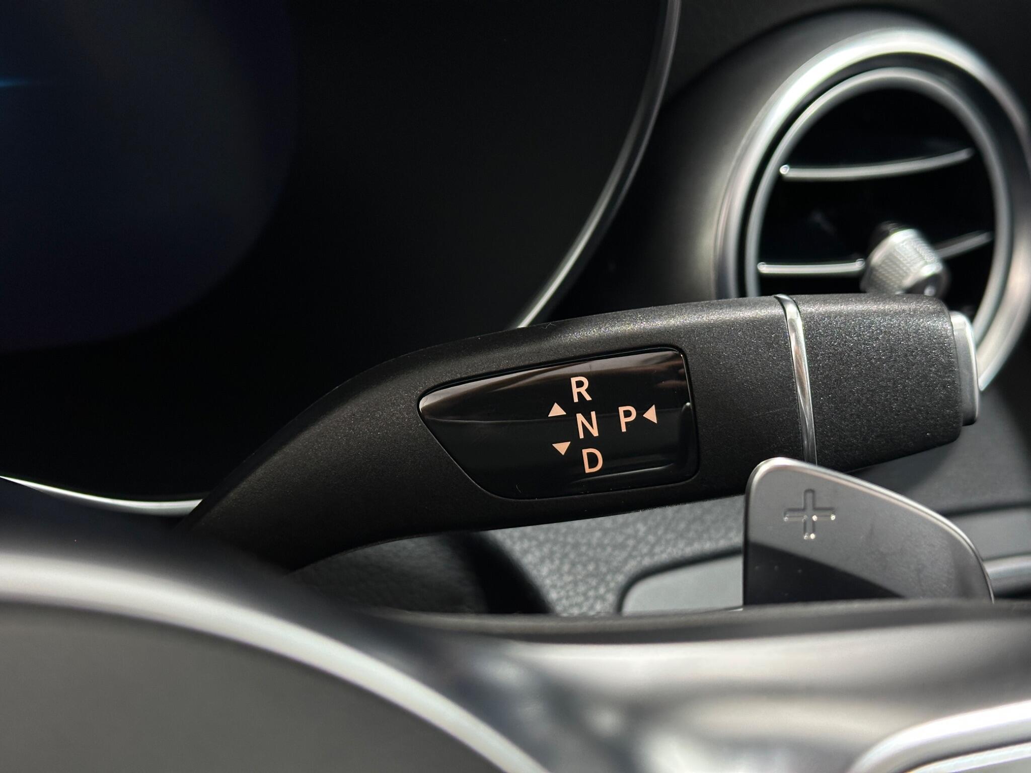 Mercedes-Benz C Class view 16