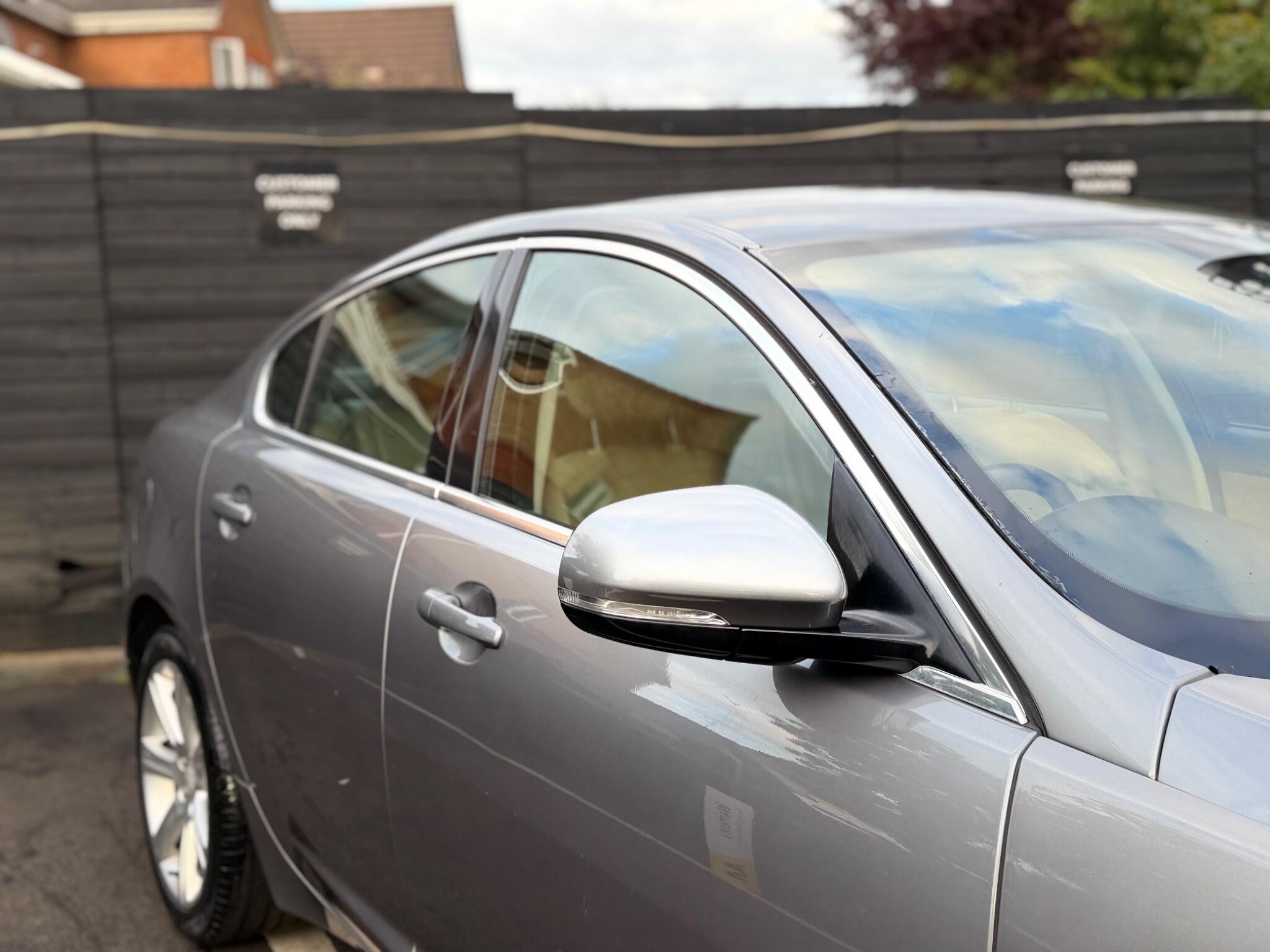 Jaguar XF view 56