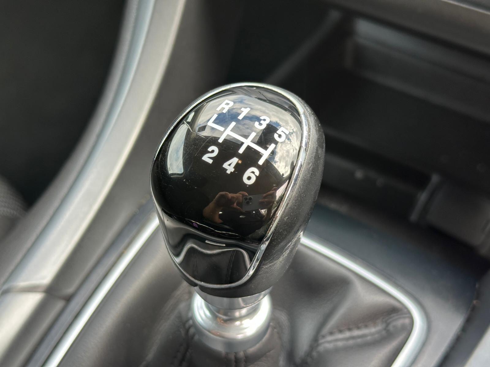 Ford Mondeo view 15