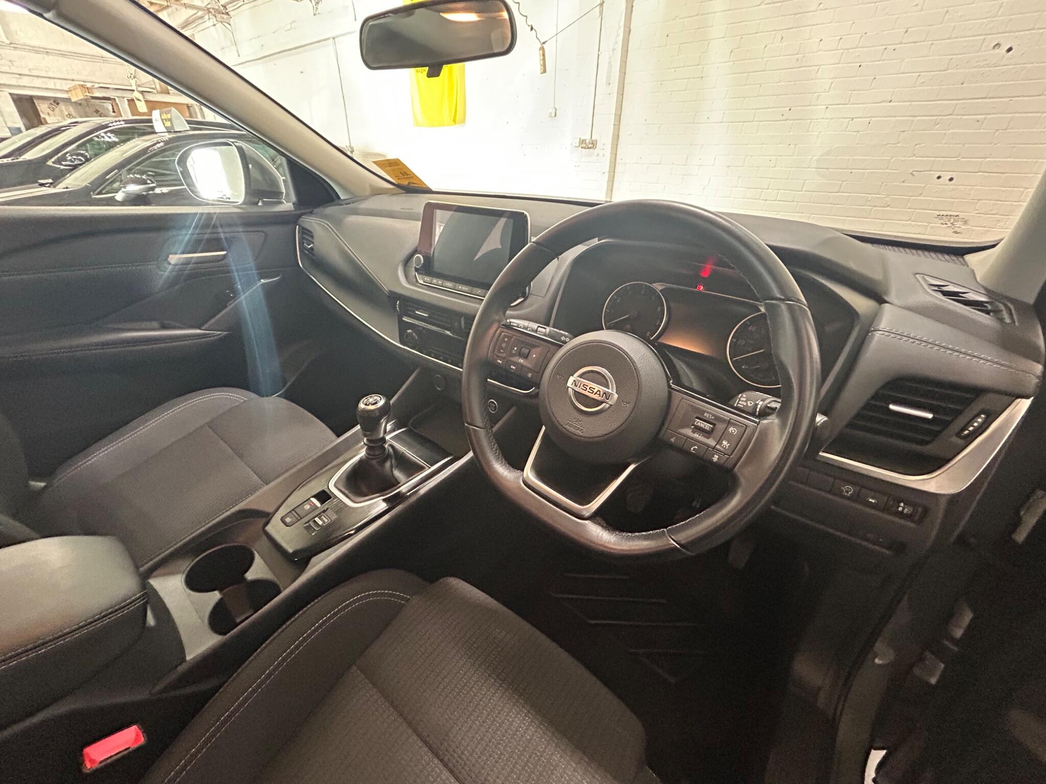 2021 Nissan Qashqai 1.3 DIG-T MHEV Acenta Premium Euro 6 (s/s) 5dr • 21,764 miles image 14
