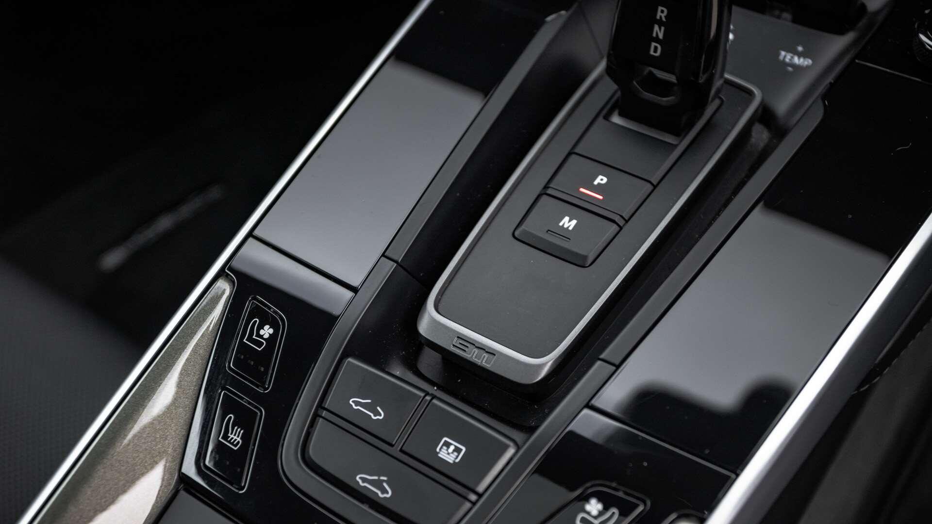 Porsche Panamera view 28