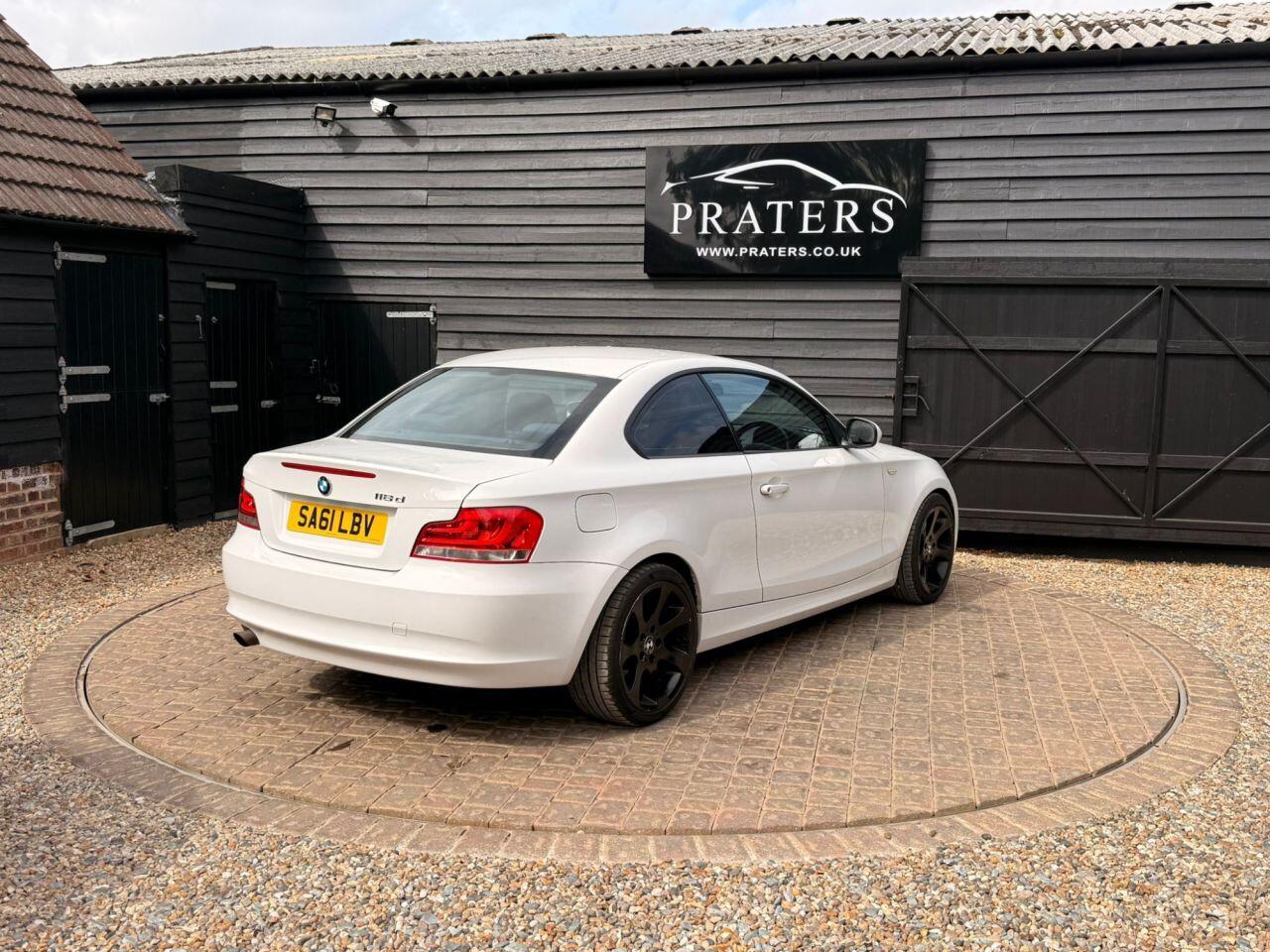 BMW 1 Series view 24