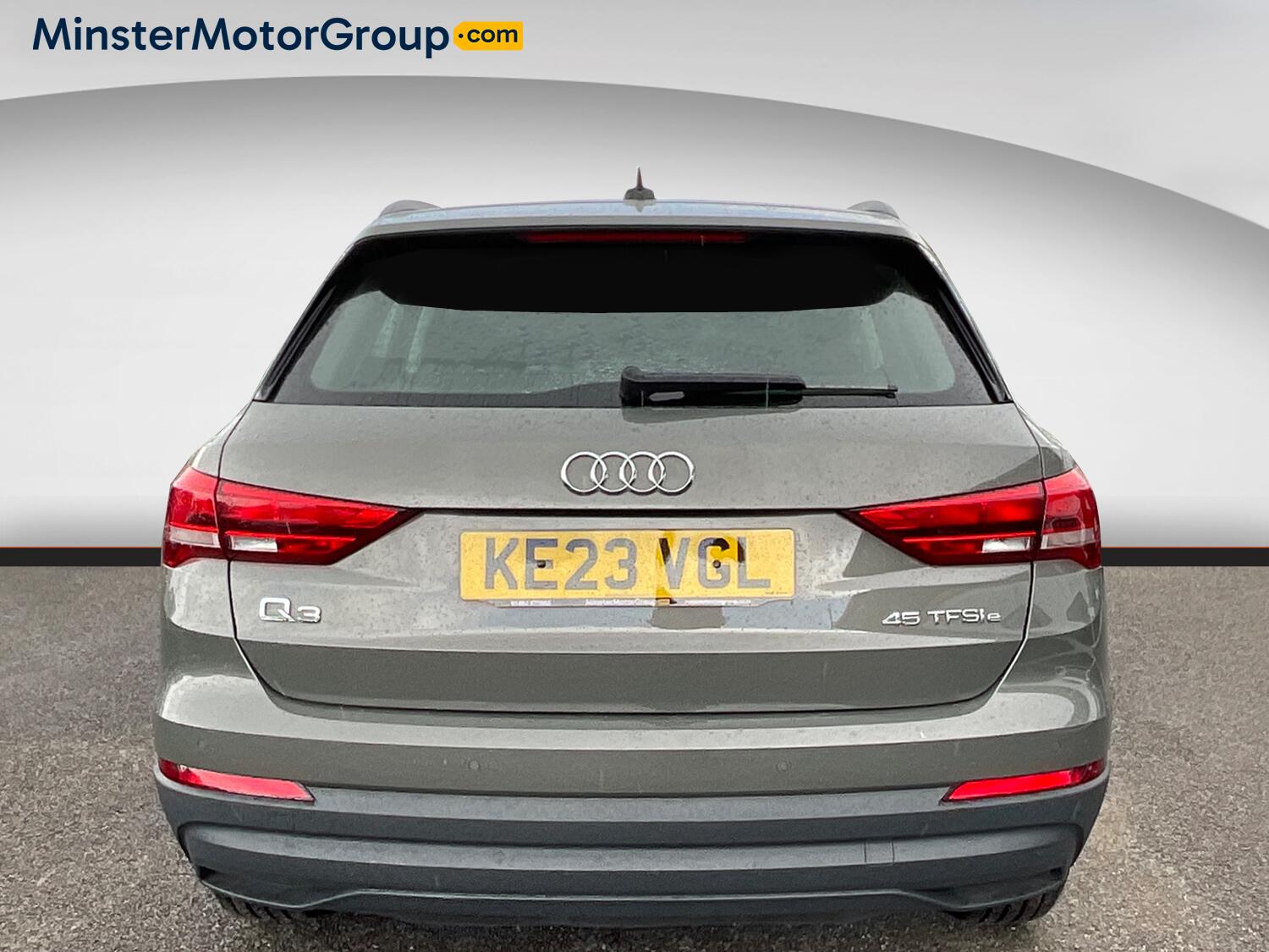Audi Q3 view 3