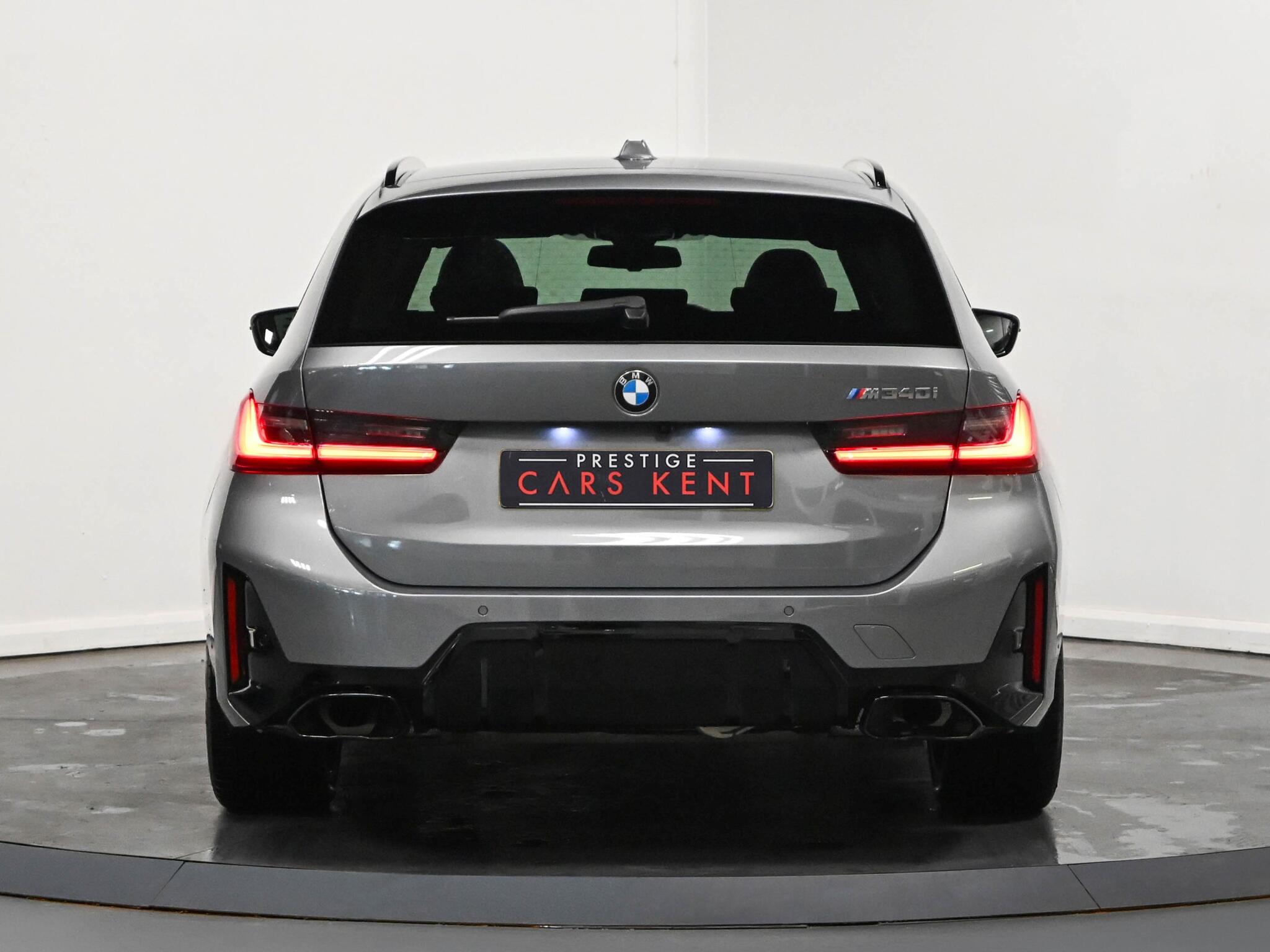 BMW 3 Series view 27