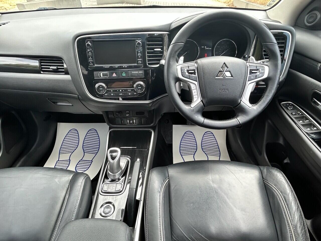Mitsubishi Outlander view 27