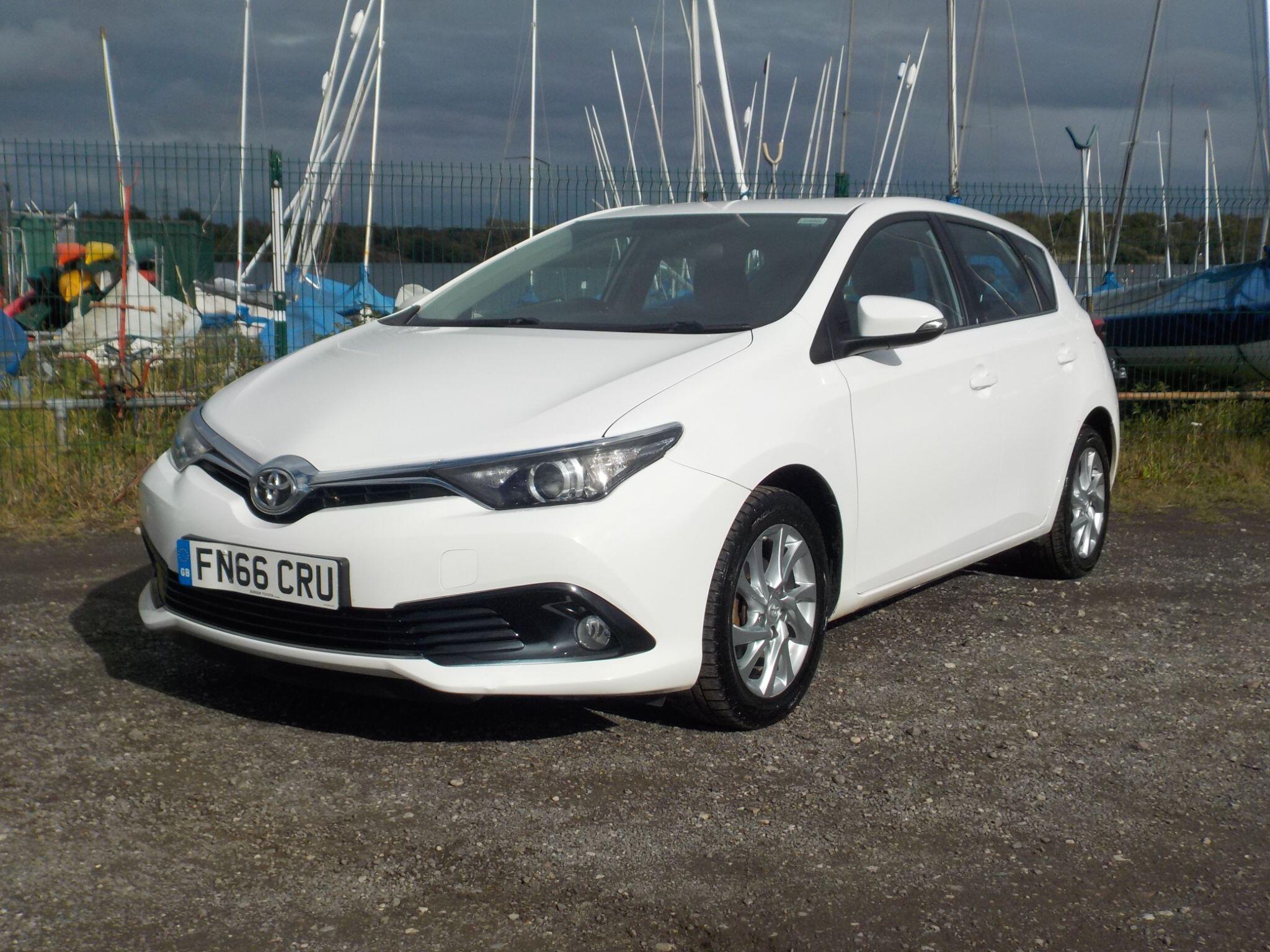 Toyota Auris 1.2 VVT-i Business Edition Euro 6 (s/s) 5dr