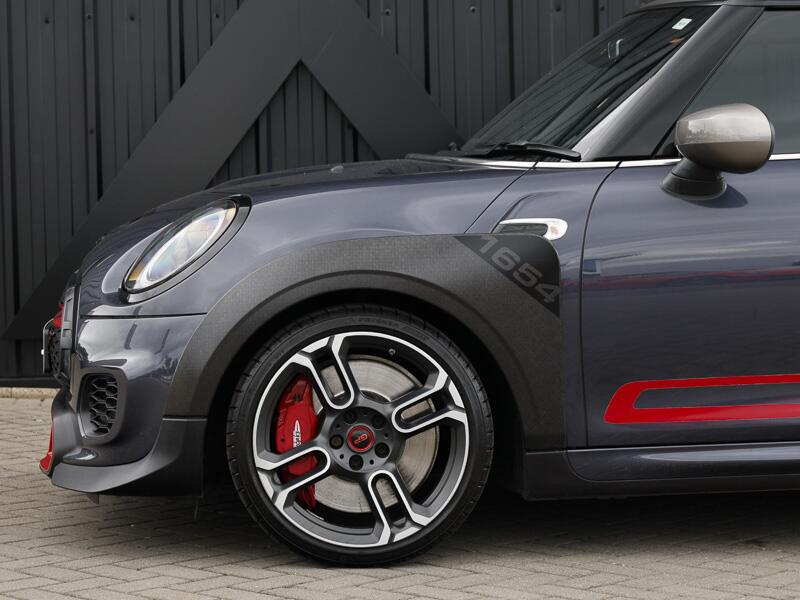 Mini Hatch view 20