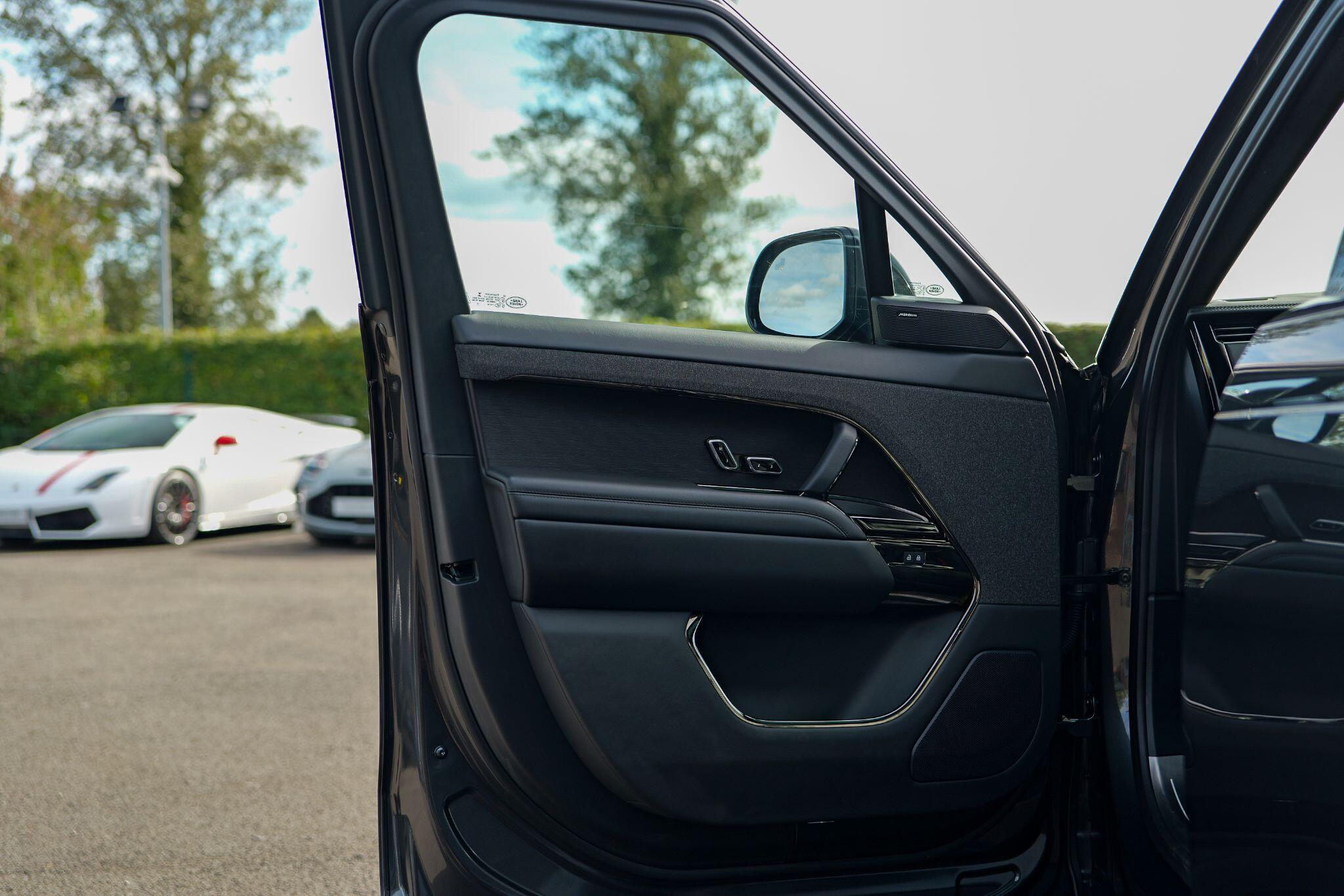 Land Rover Range Rover Sport view 31