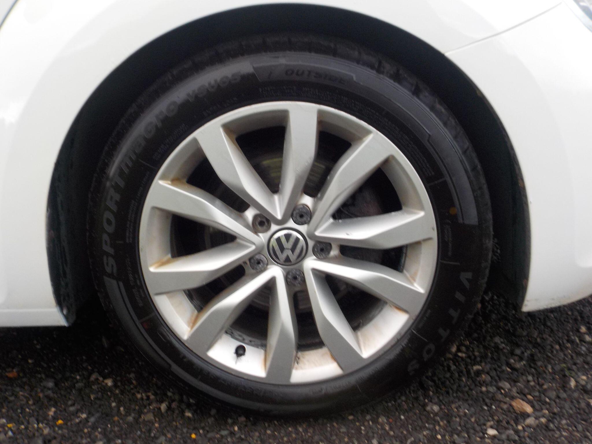 Volkswagen Beetle 1.6 TDI BlueMotion Tech Design Euro 5 (s/s) 3dr