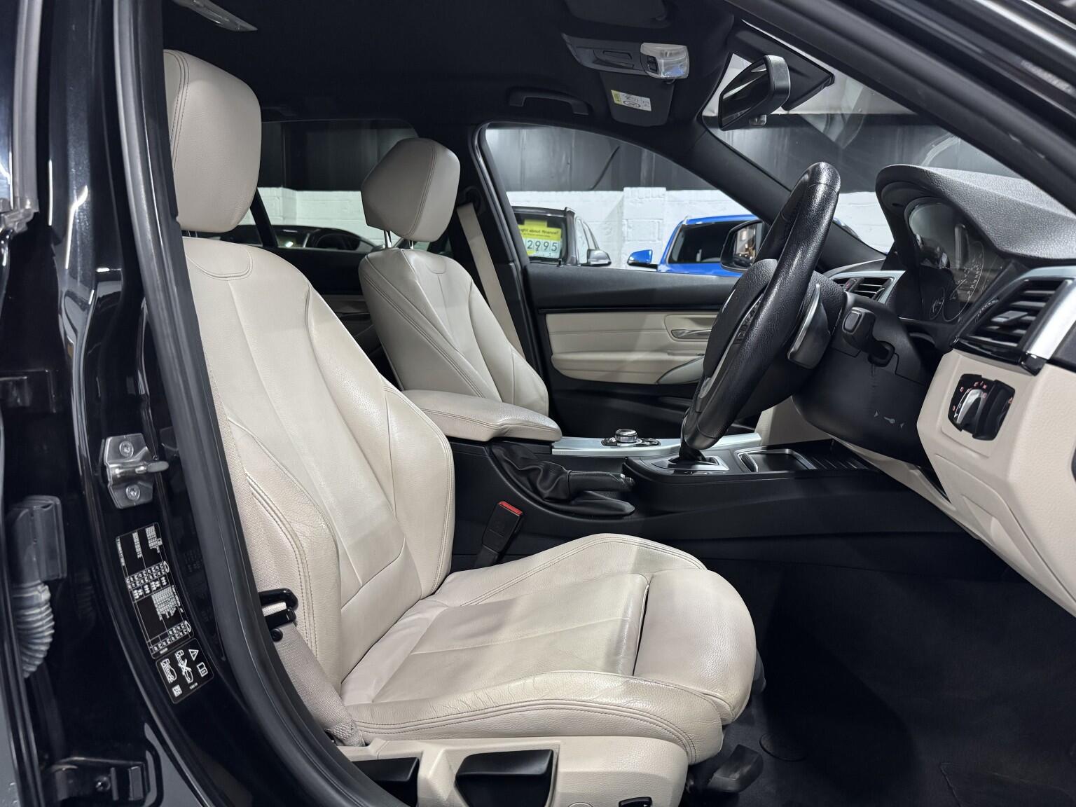 BMW 3 Series view 23