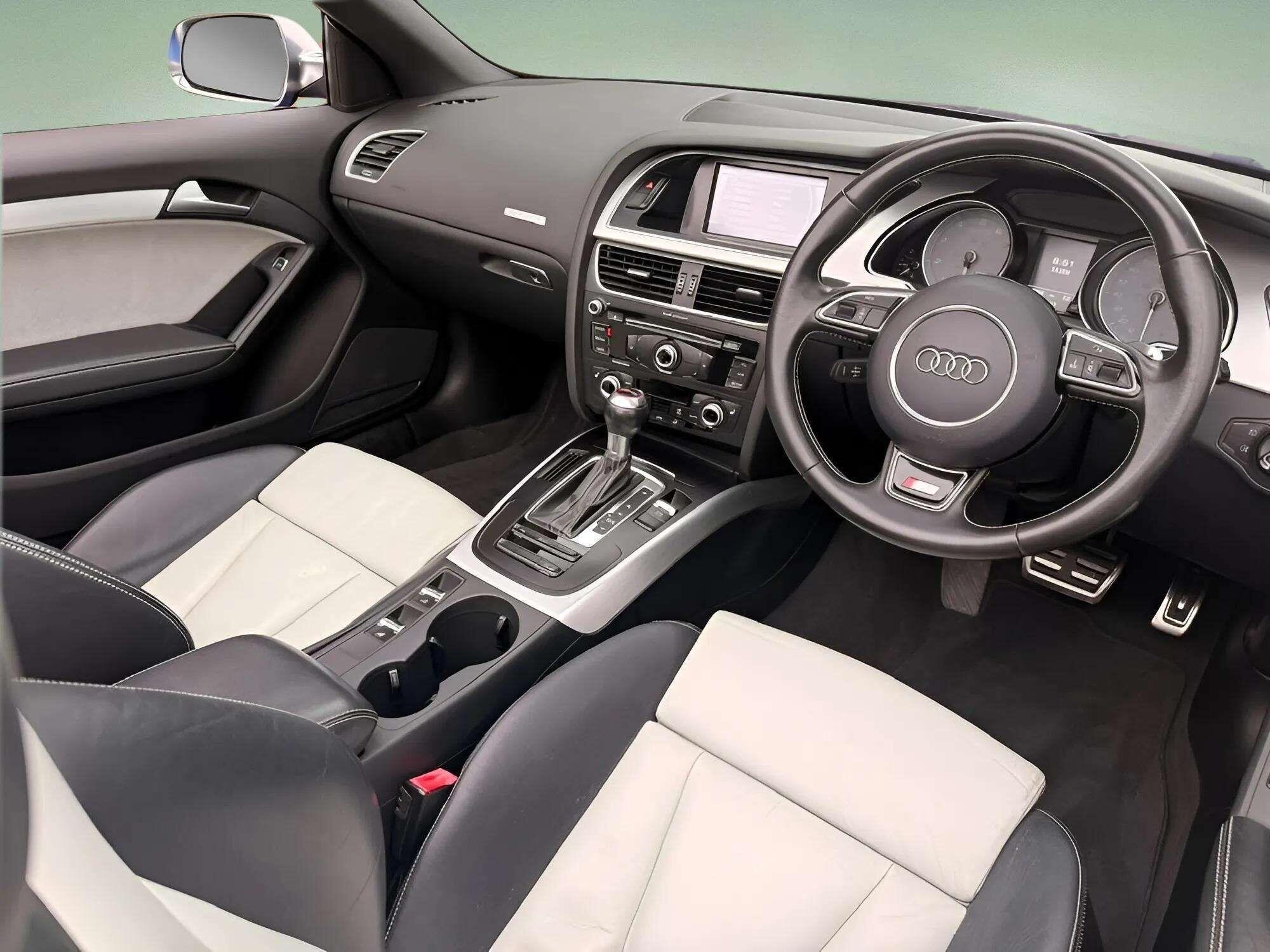 Audi S5 view 21