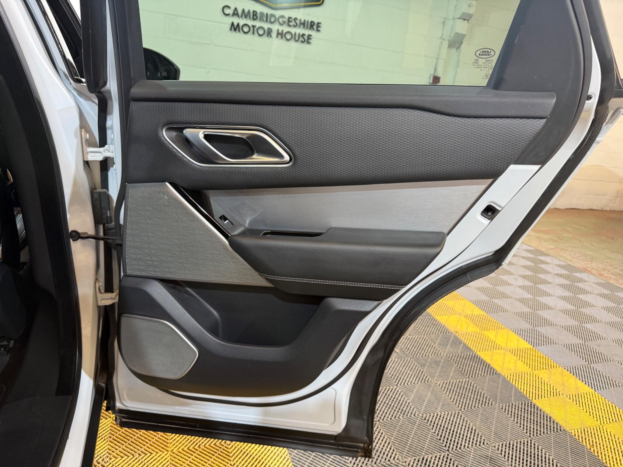 Land Rover Range Rover Velar view 49