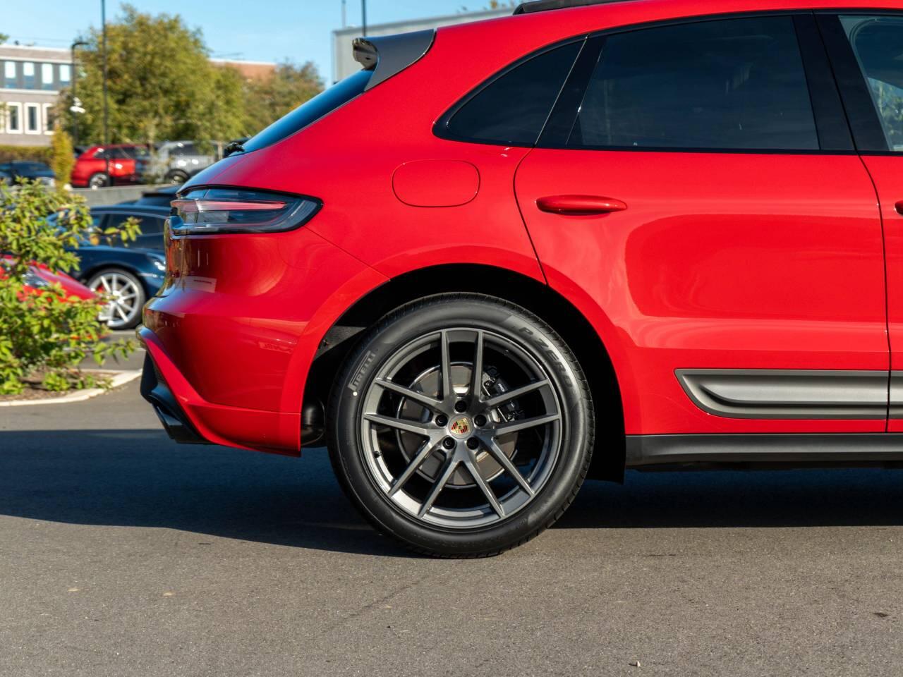 Porsche Macan view 13