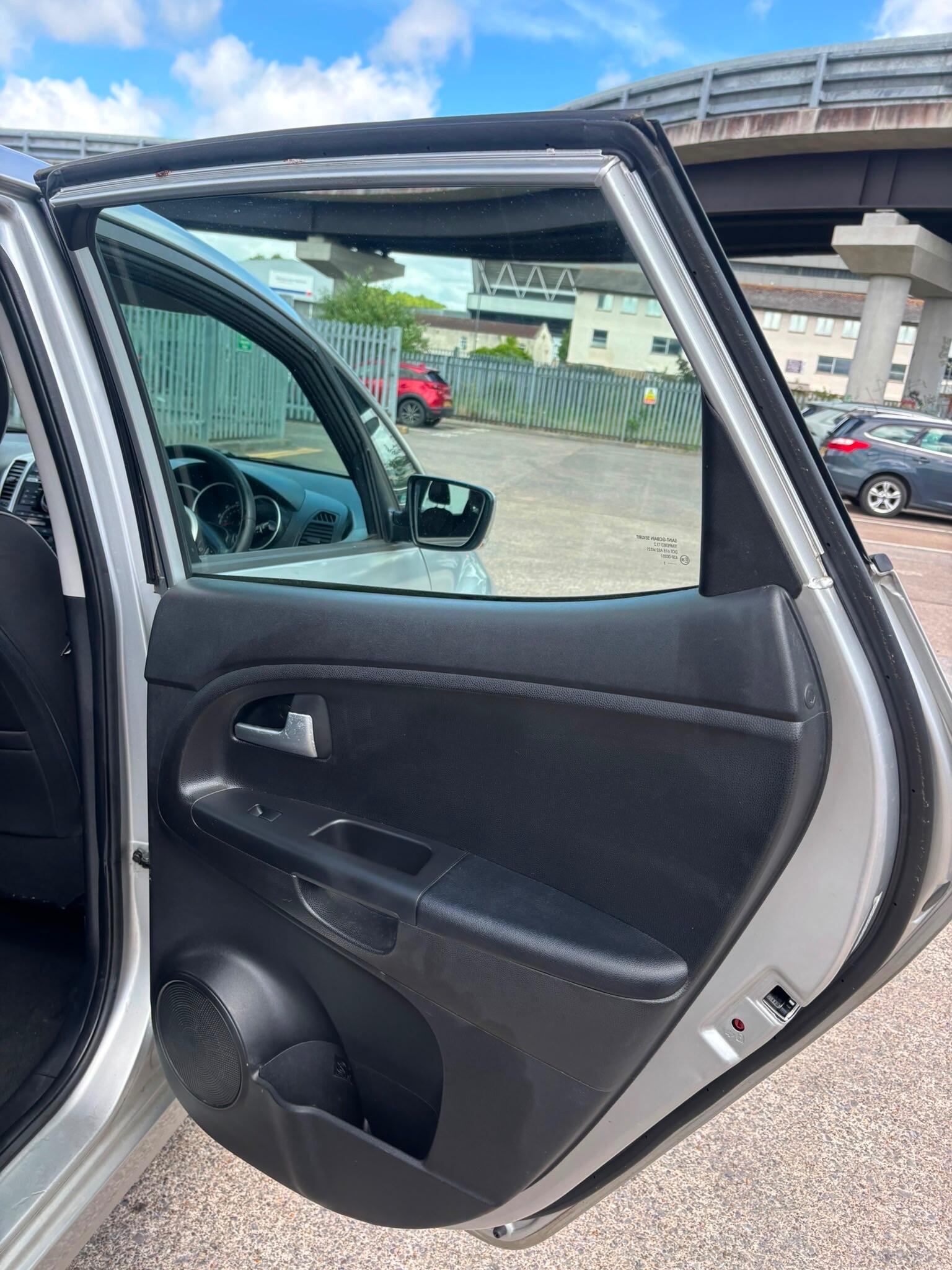 Kia Venga view 33