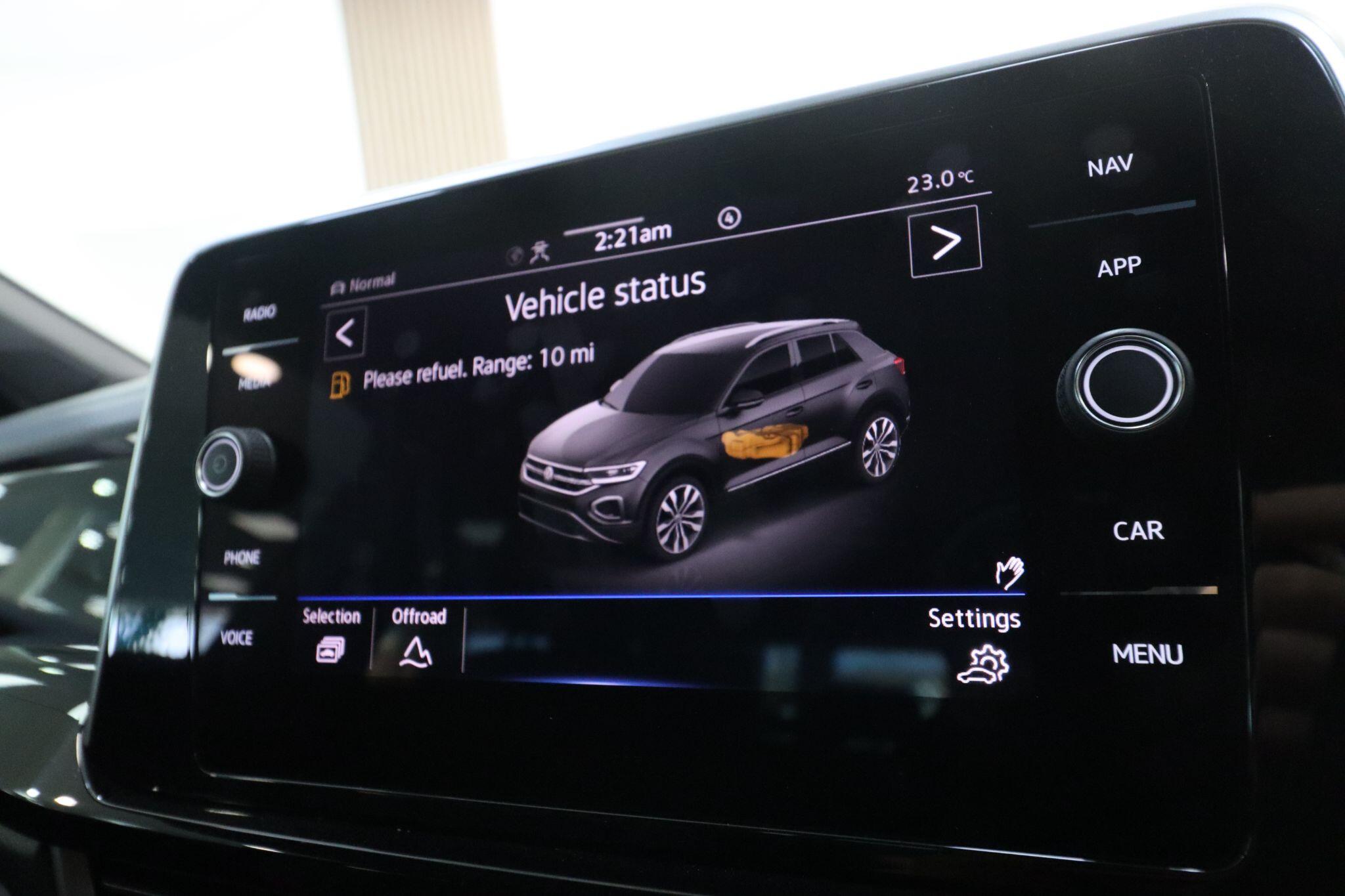 Volkswagen T-Roc view 30