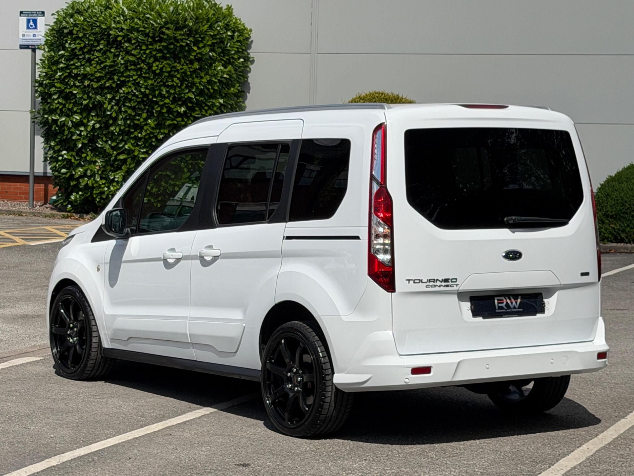 Ford Tourneo Connect view 21