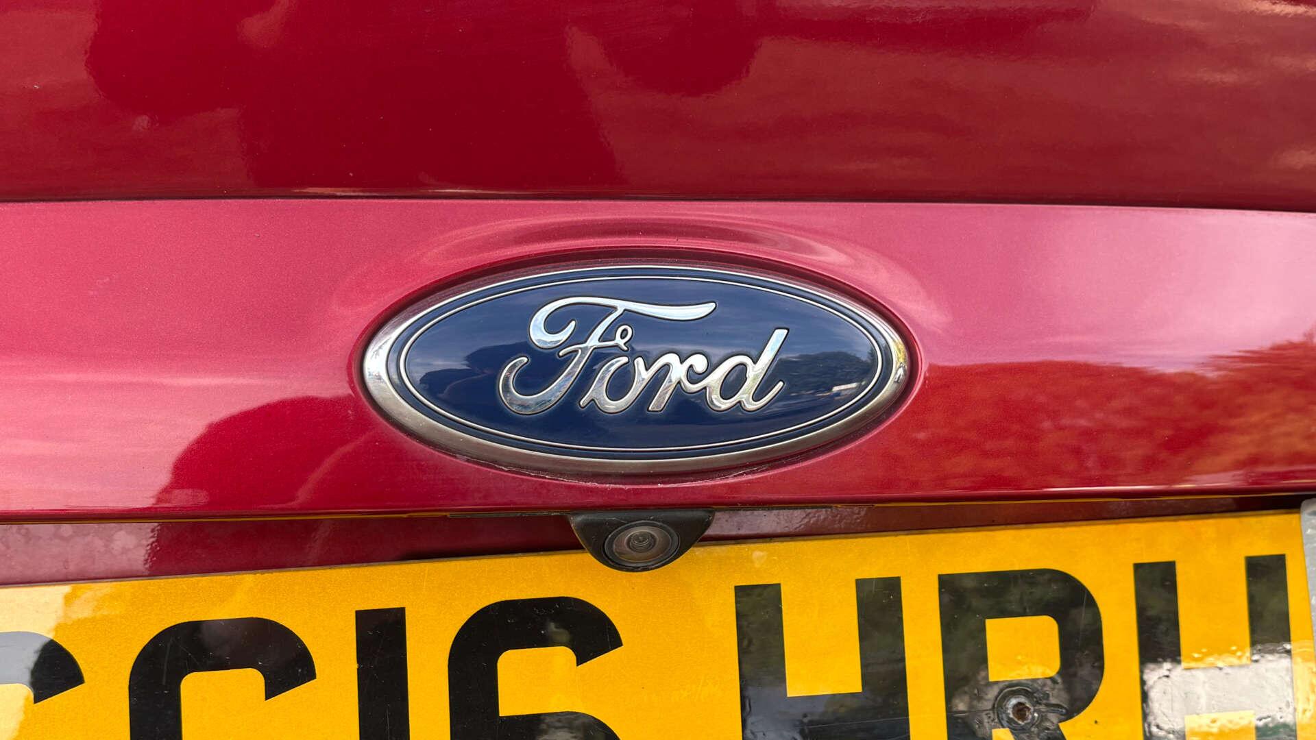 Ford Kuga view 52
