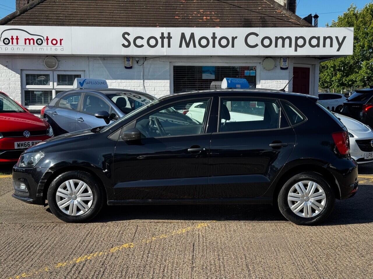Volkswagen Polo view 9