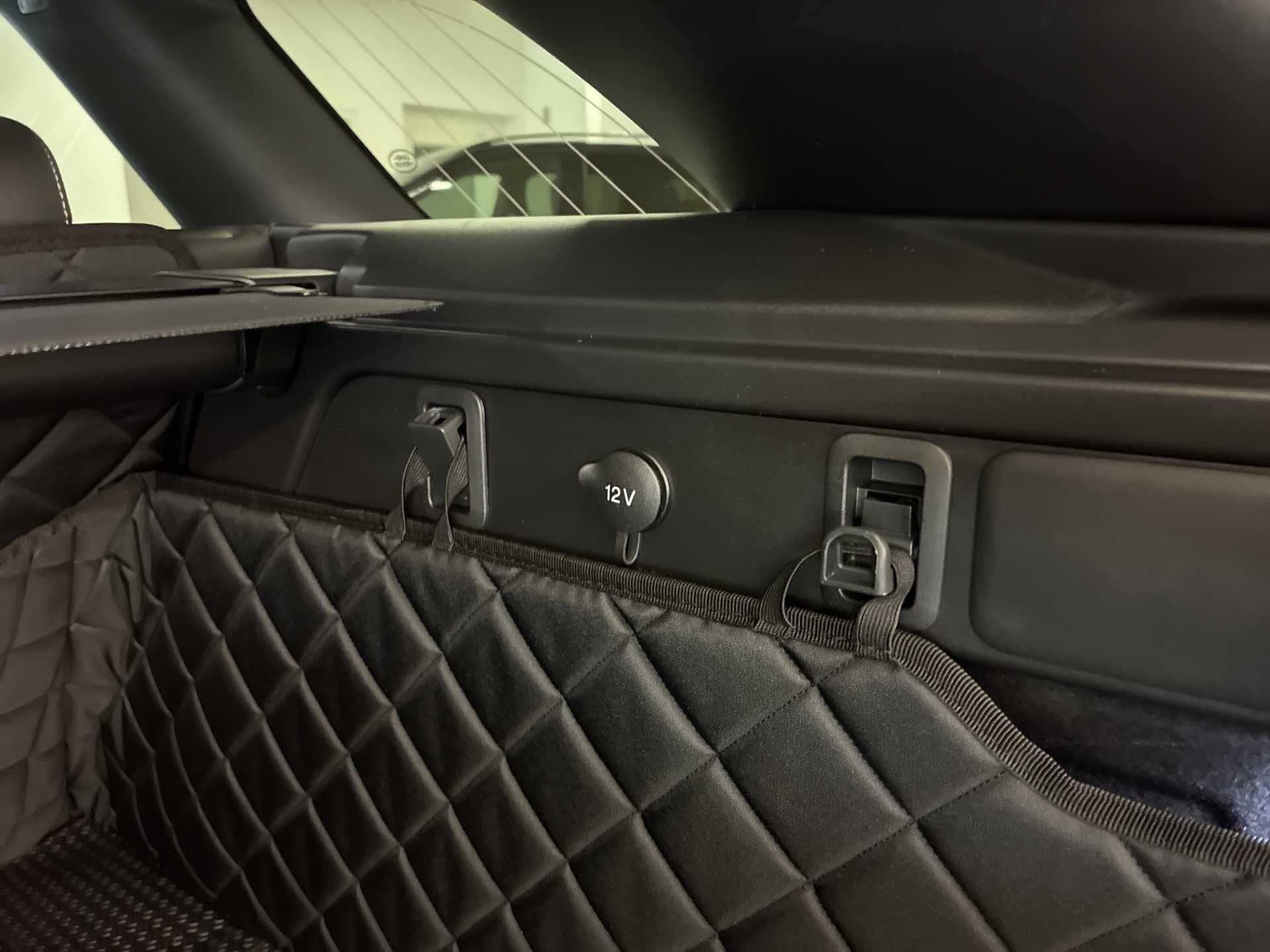 Land Rover Range Rover Velar view 33