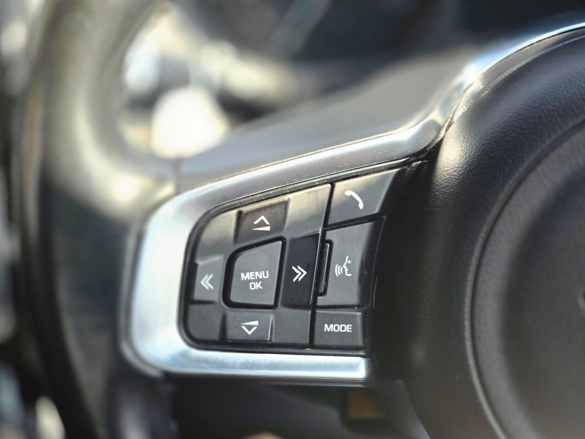 Jaguar Xe view 34
