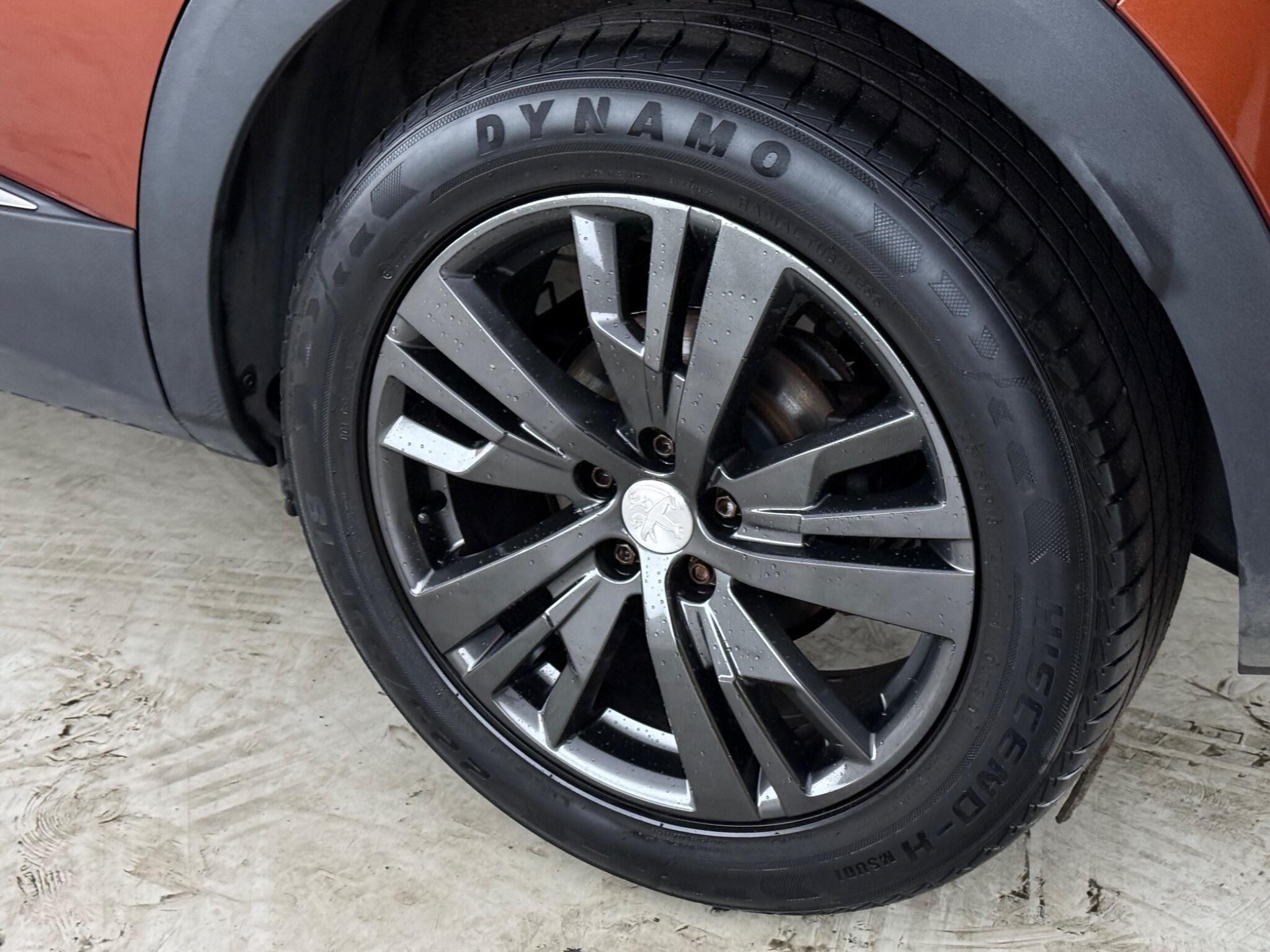 Peugeot 3008 view 9
