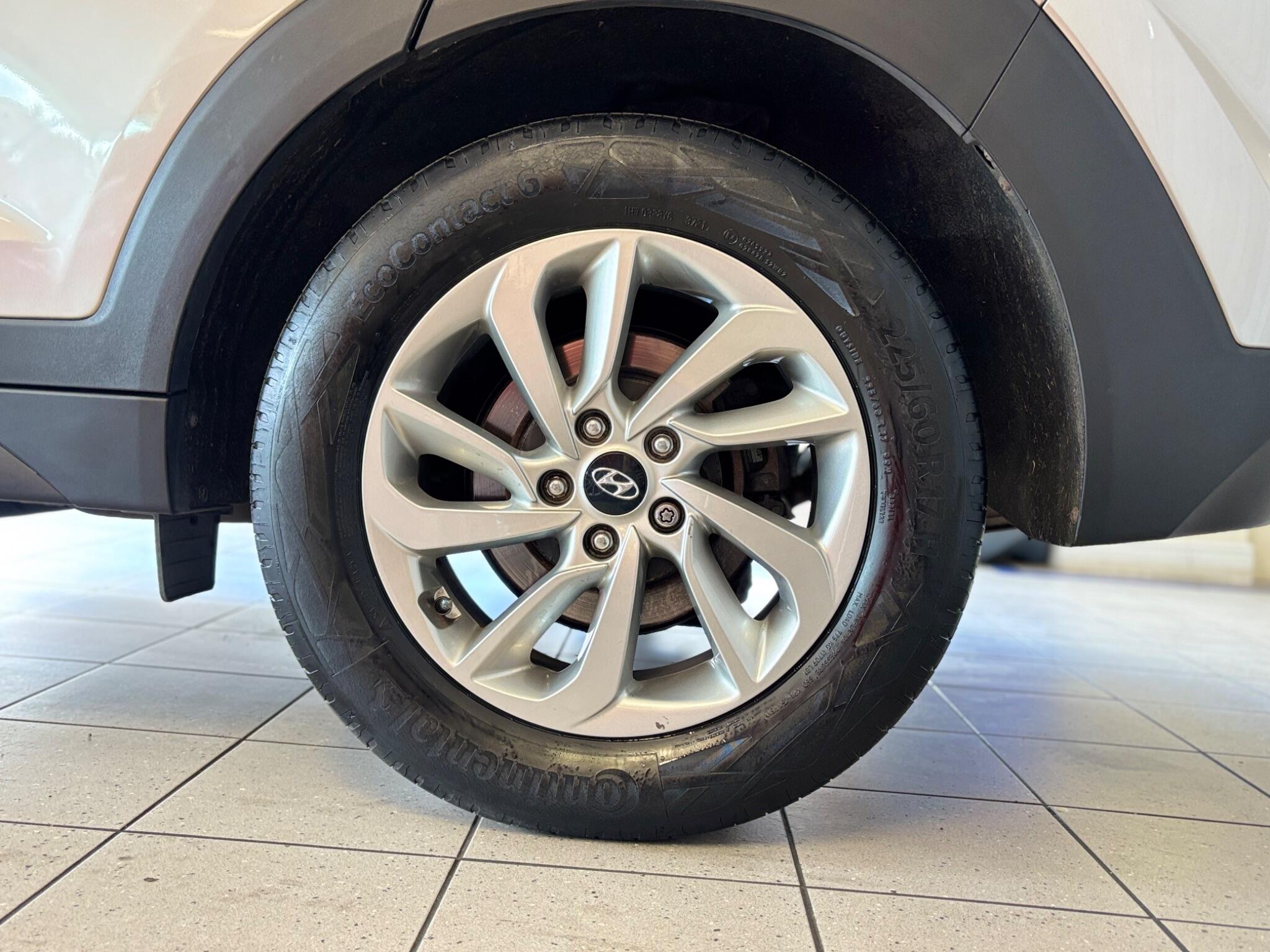 Hyundai Tucson view 17