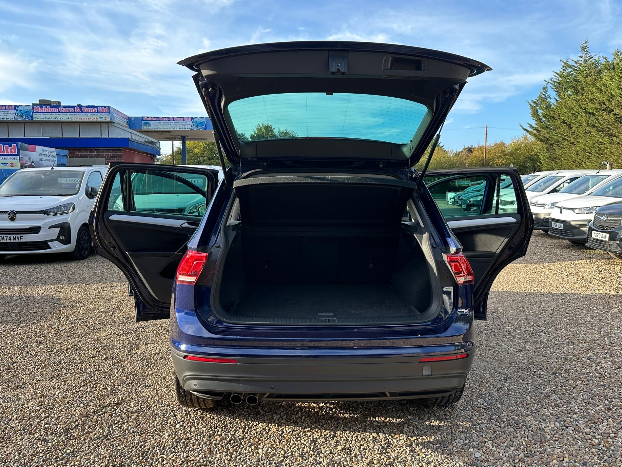Volkswagen Tiguan view 25