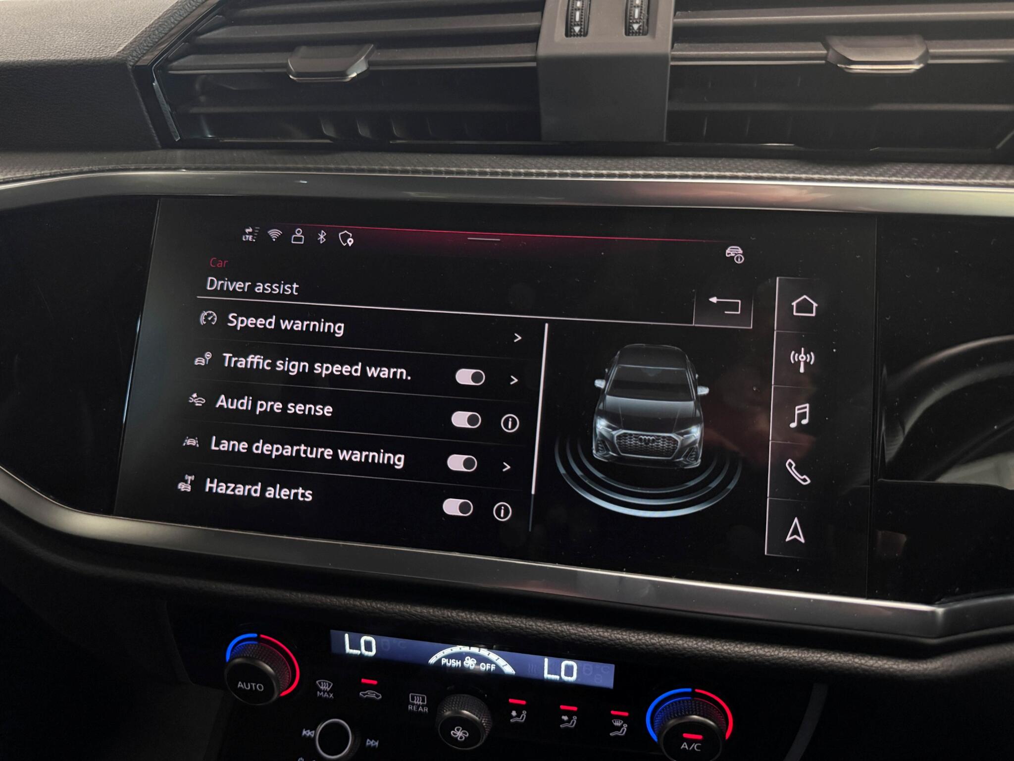 Audi Q3 view 56