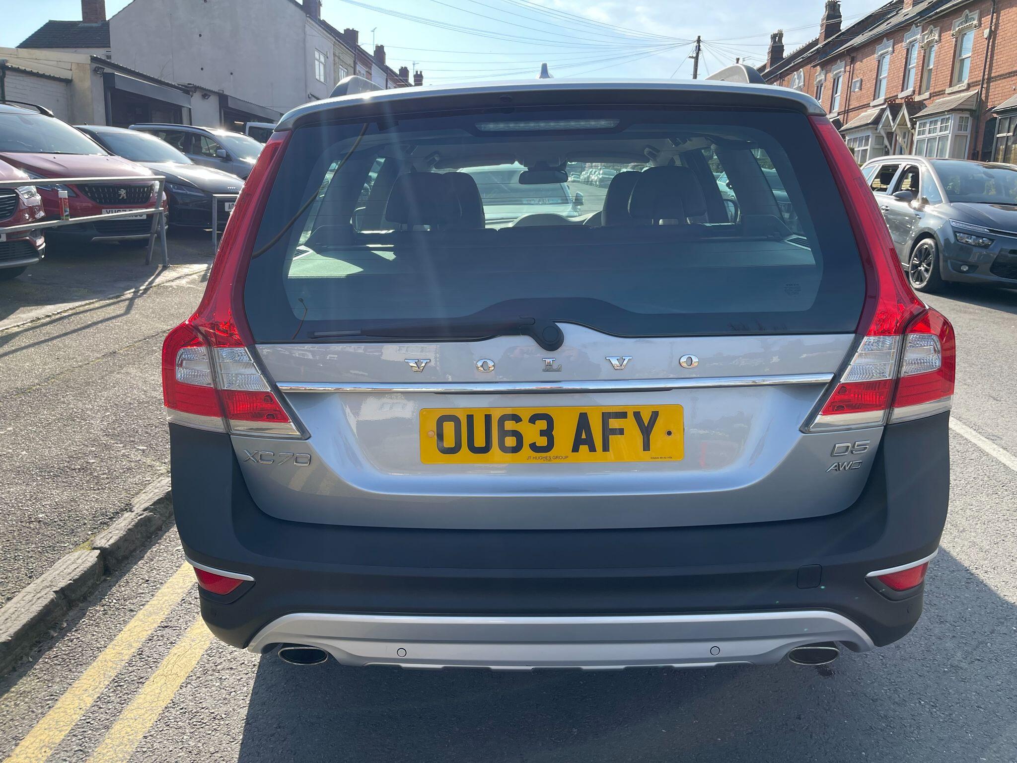 Volvo XC70 view 13