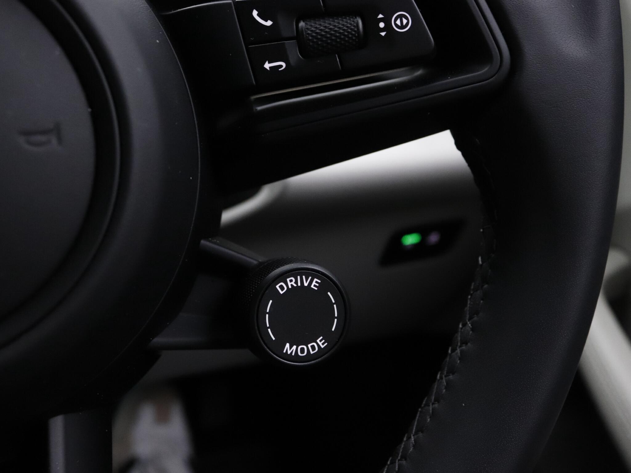 Porsche Macan view 28