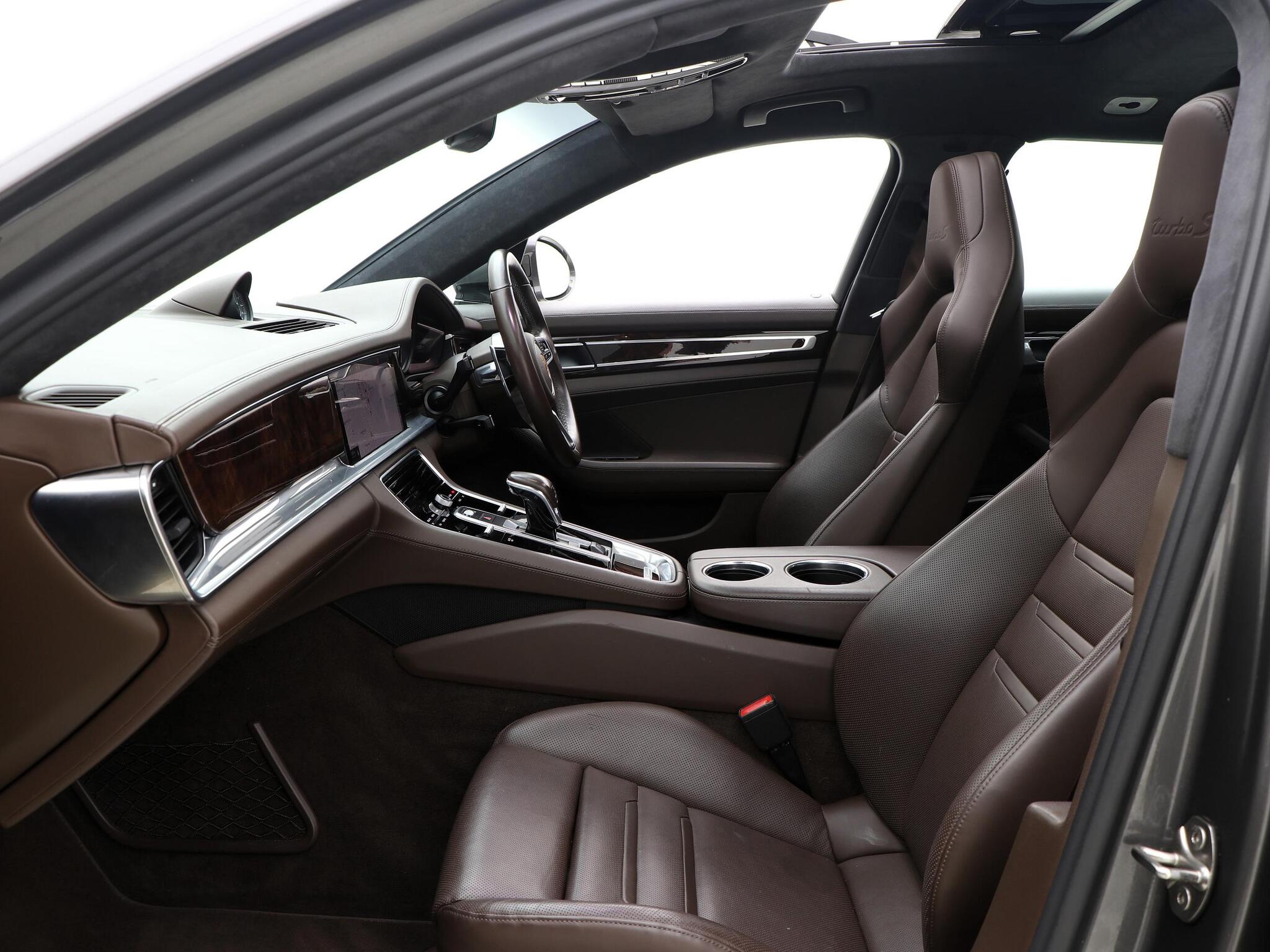 Porsche Panamera view 3