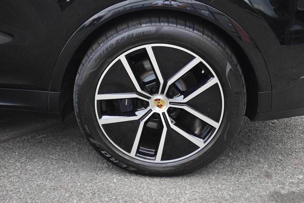 Porsche Cayenne view 103