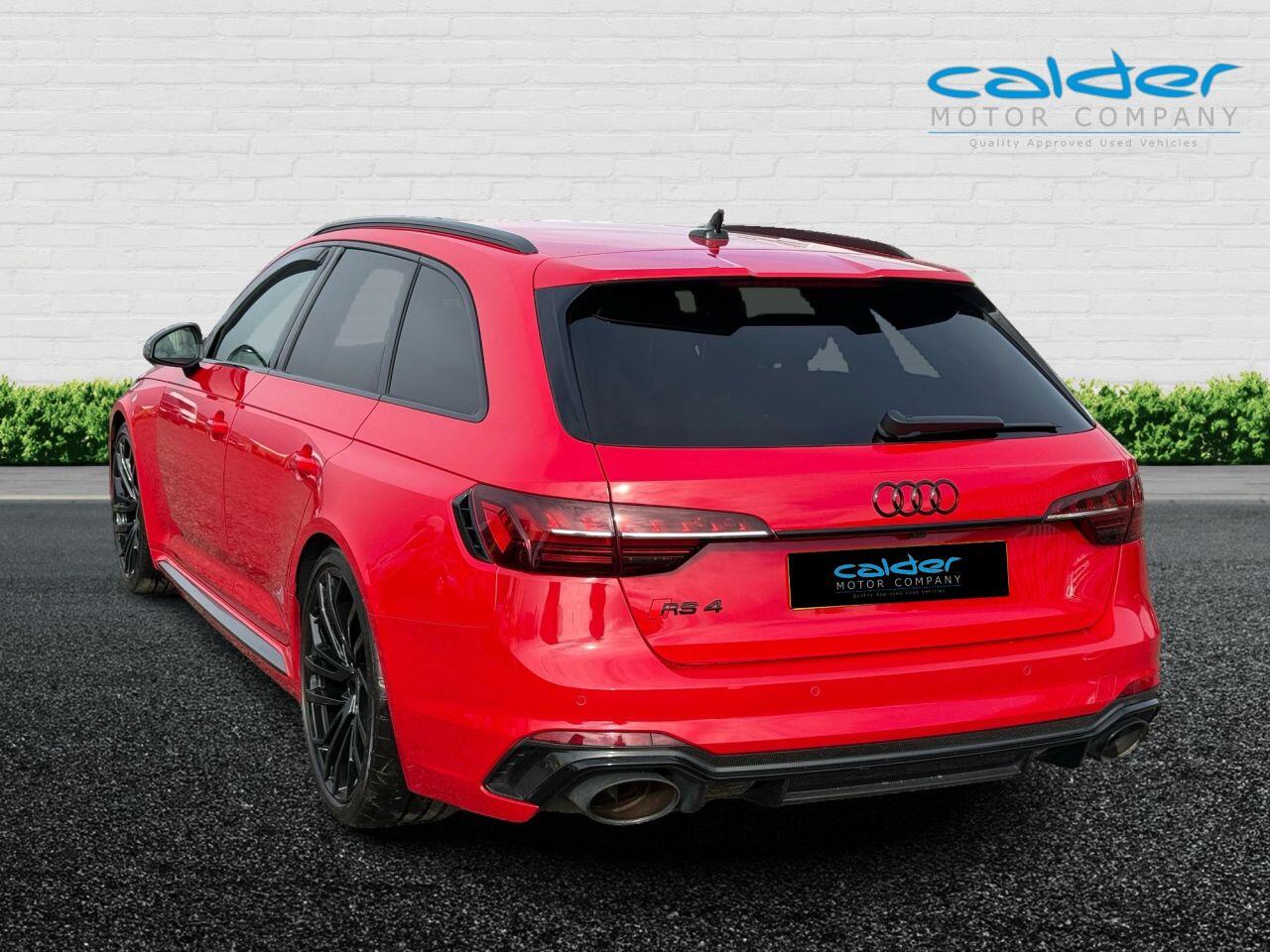 Audi RS4 view 9