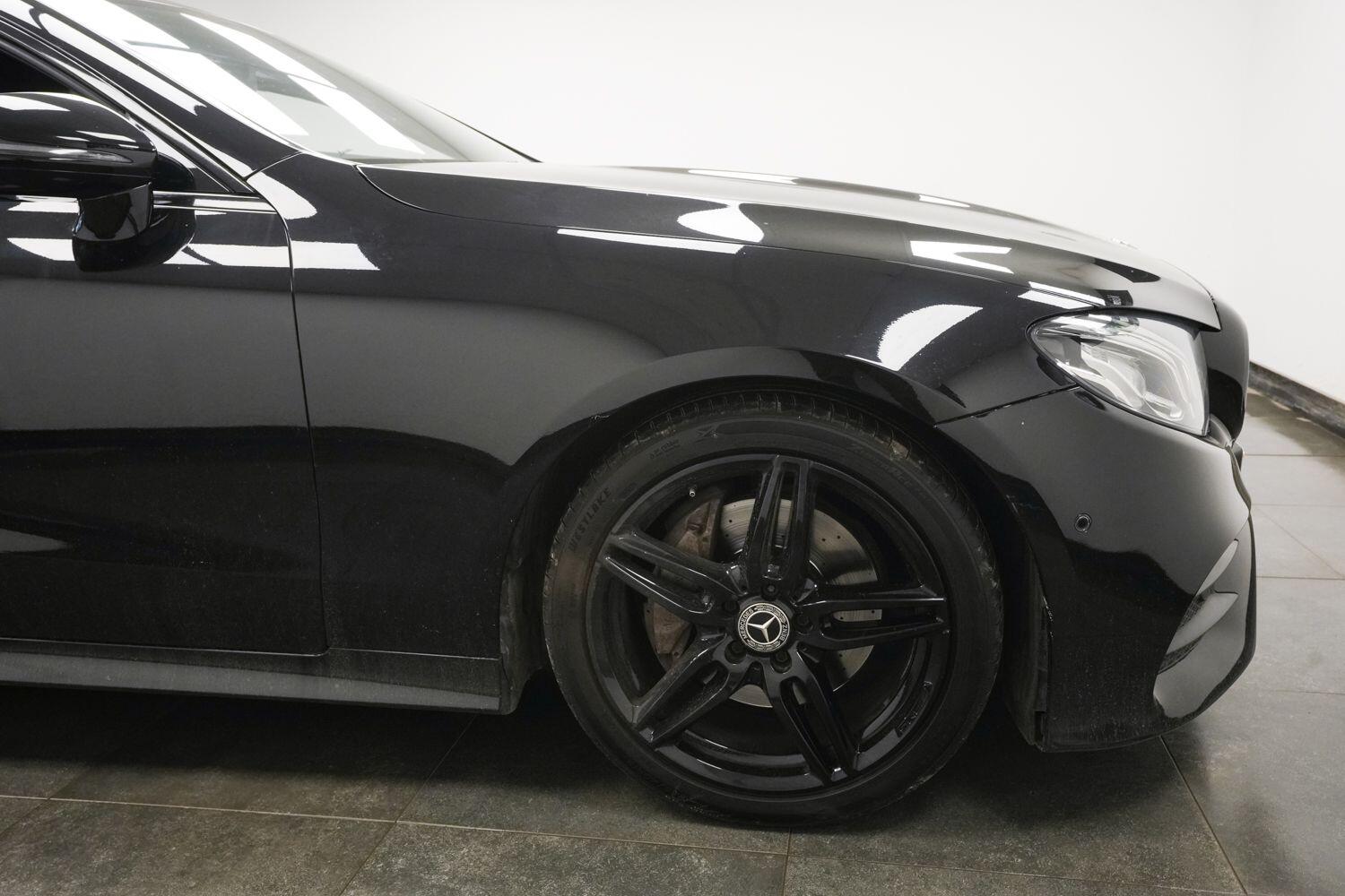 Mercedes-Benz E Class view 4