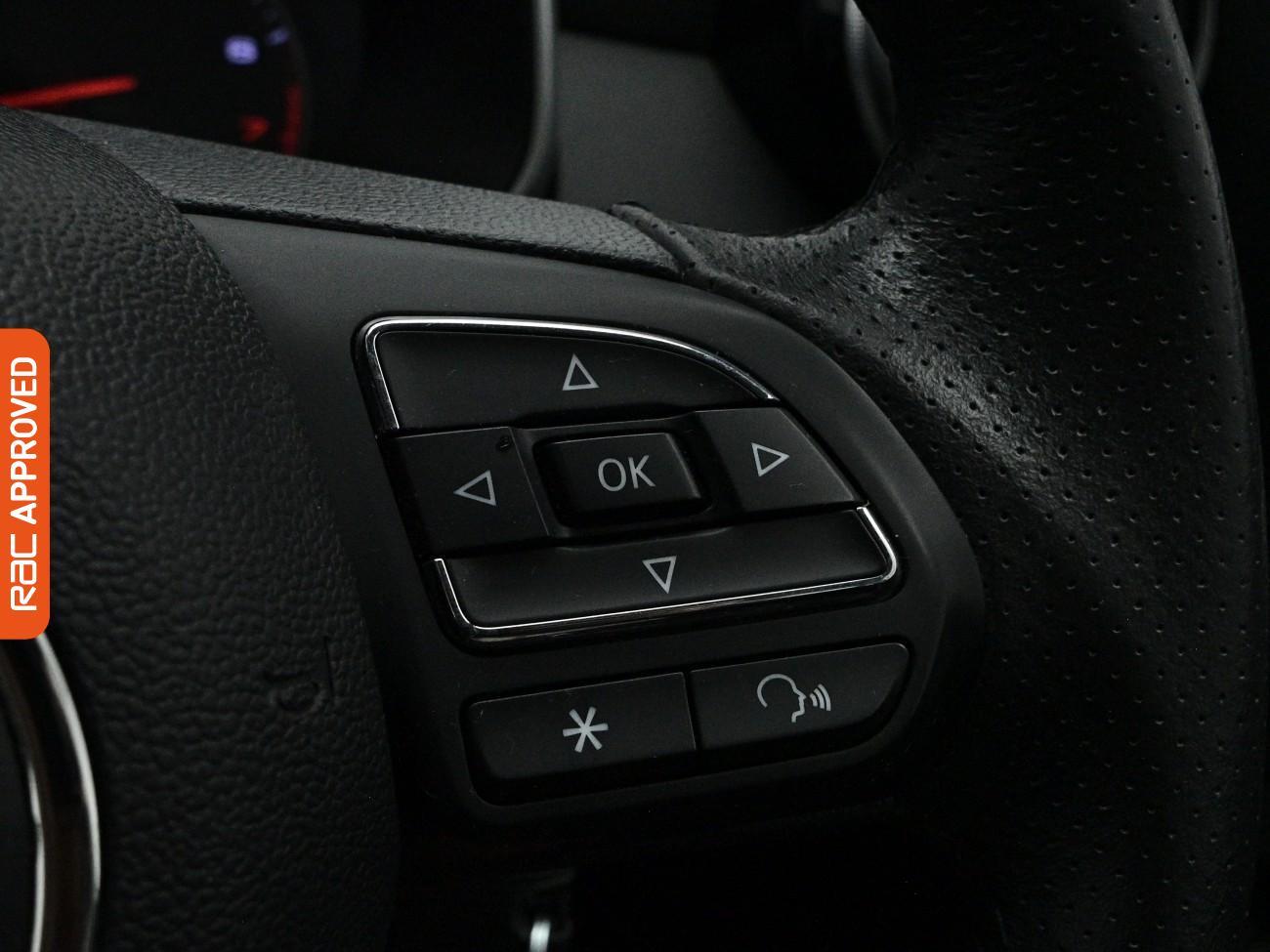 MG ZS view 23