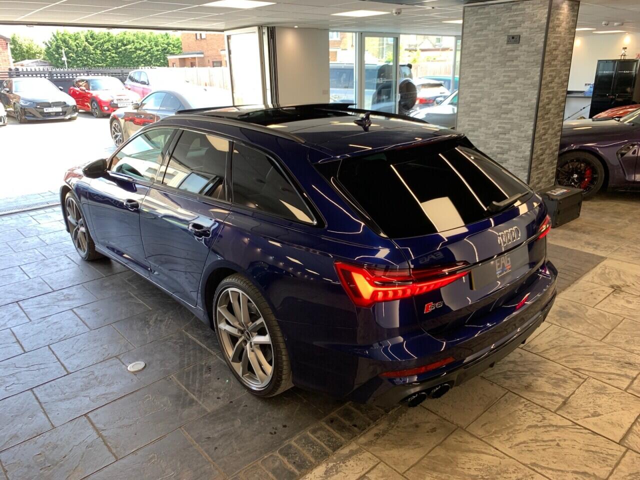 Audi S6 Avant view 19