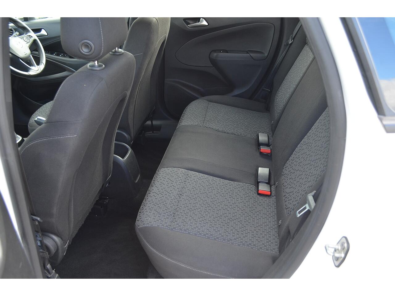 Vauxhall Crossland X view 21