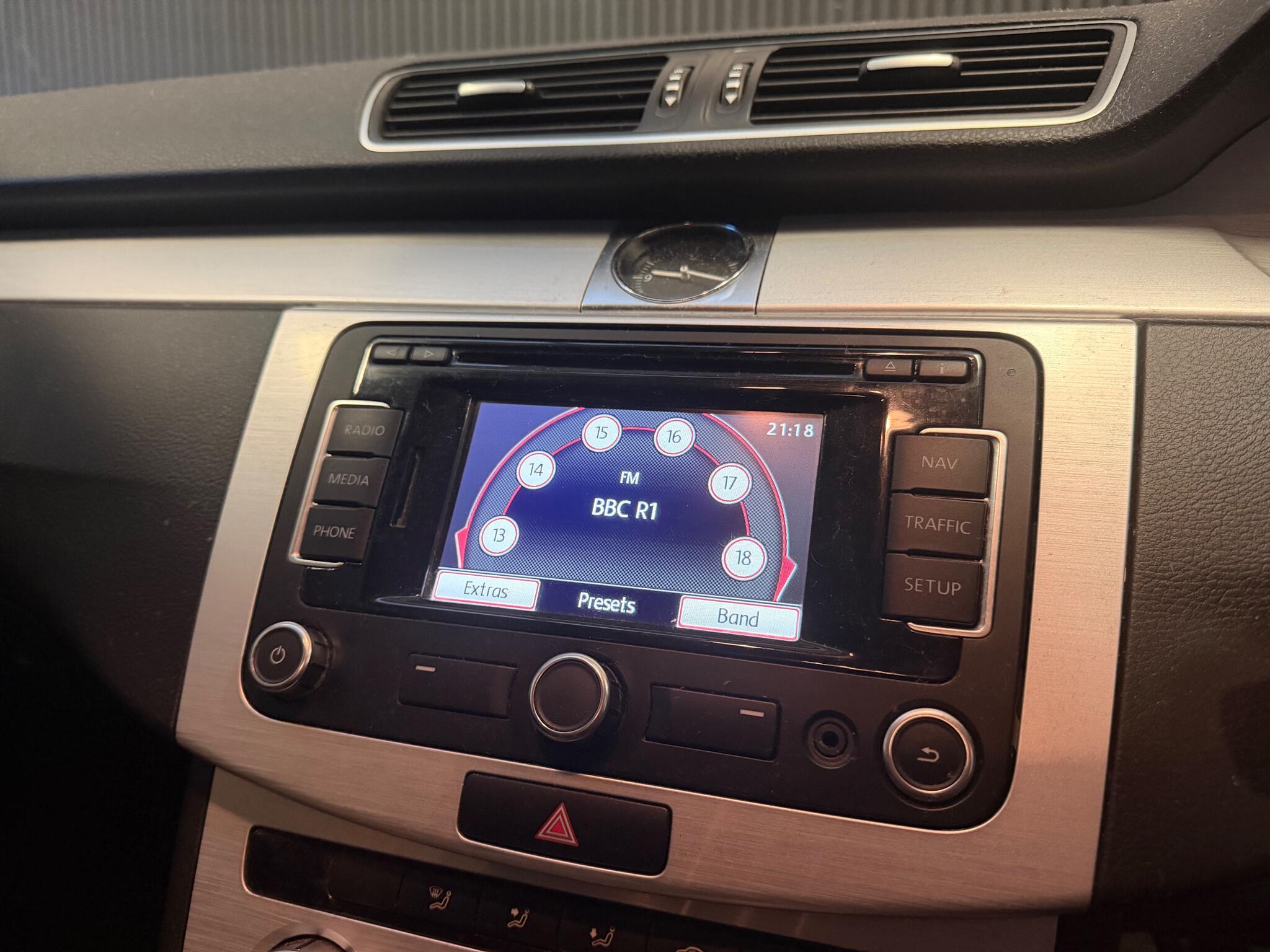 Volkswagen Passat view 12