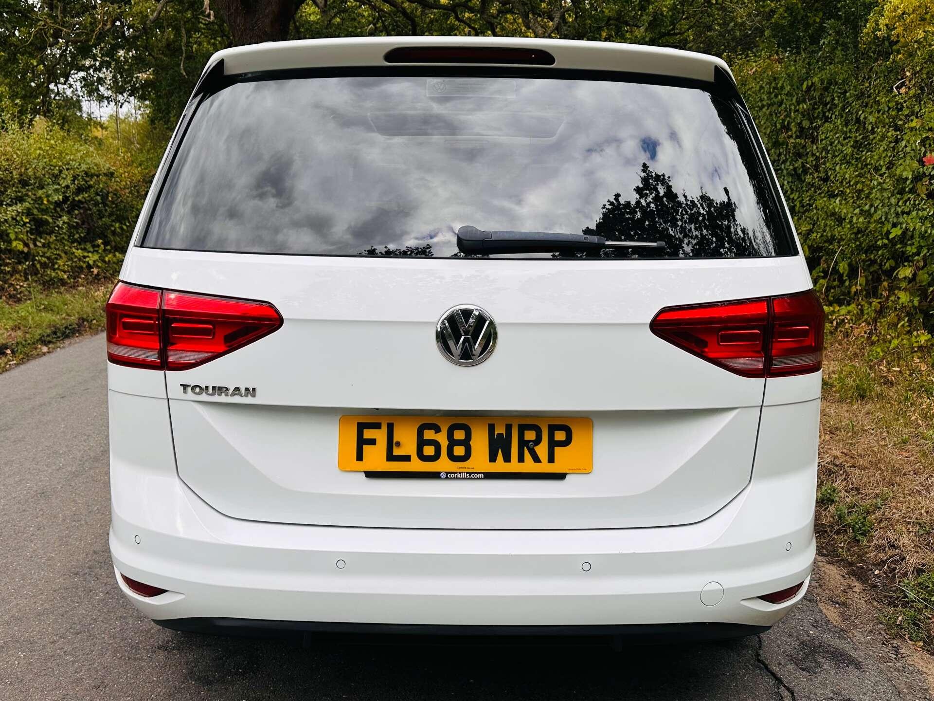 Volkswagen Touran view 40