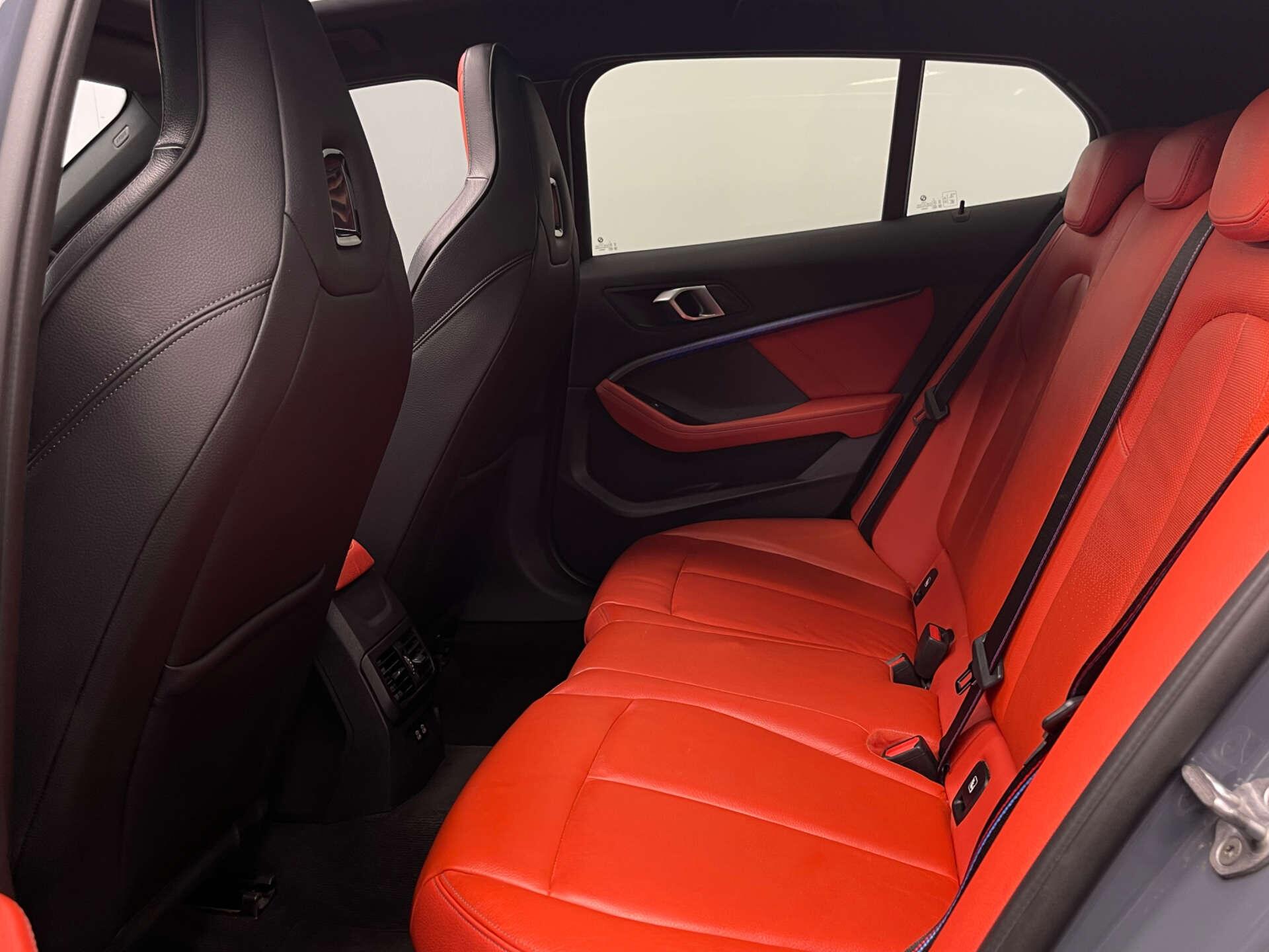 BMW 1 Series view 37