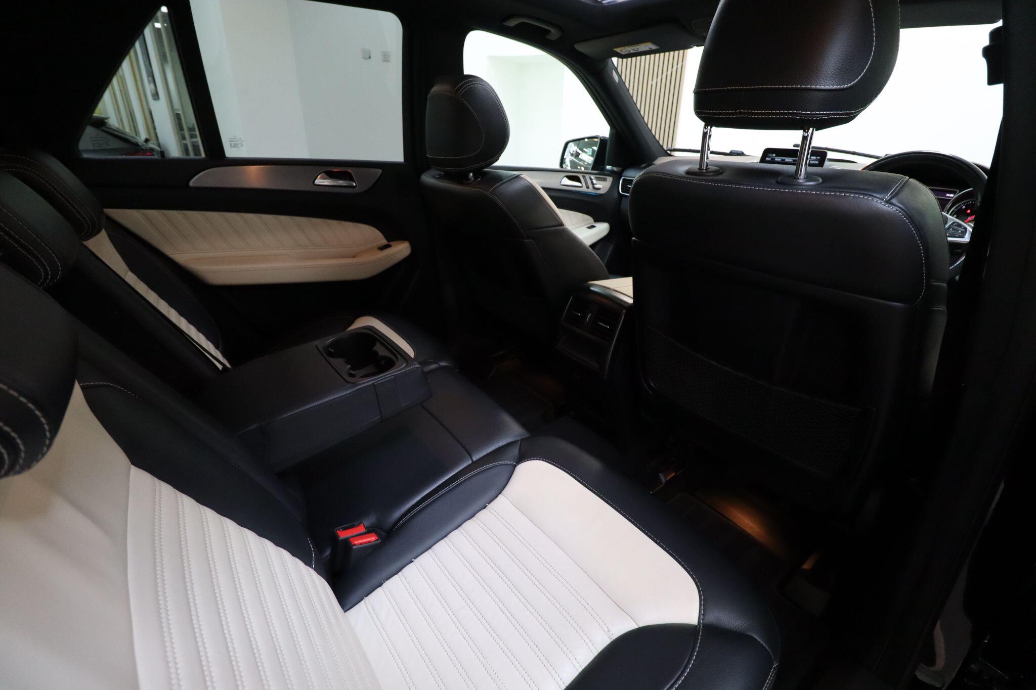 Mercedes-Benz Gle view 14