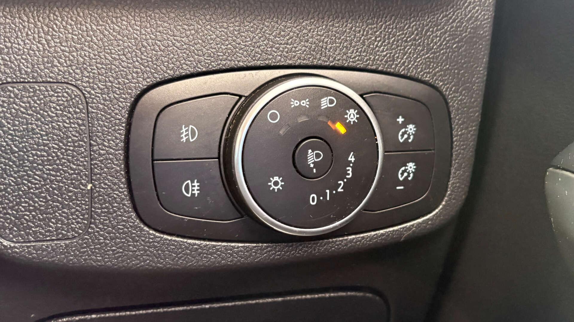 Ford Focus view 21