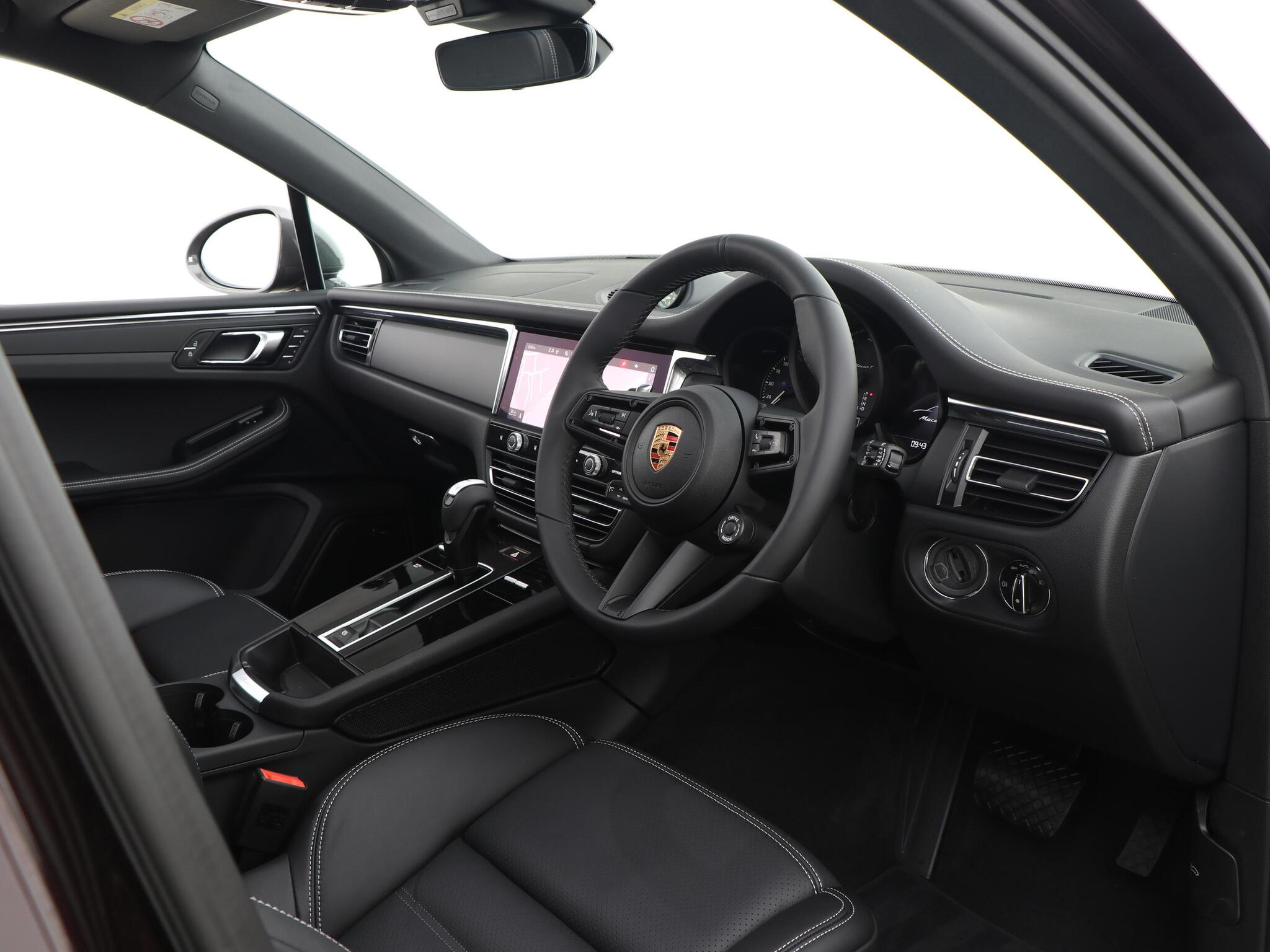 Porsche Macan view 40